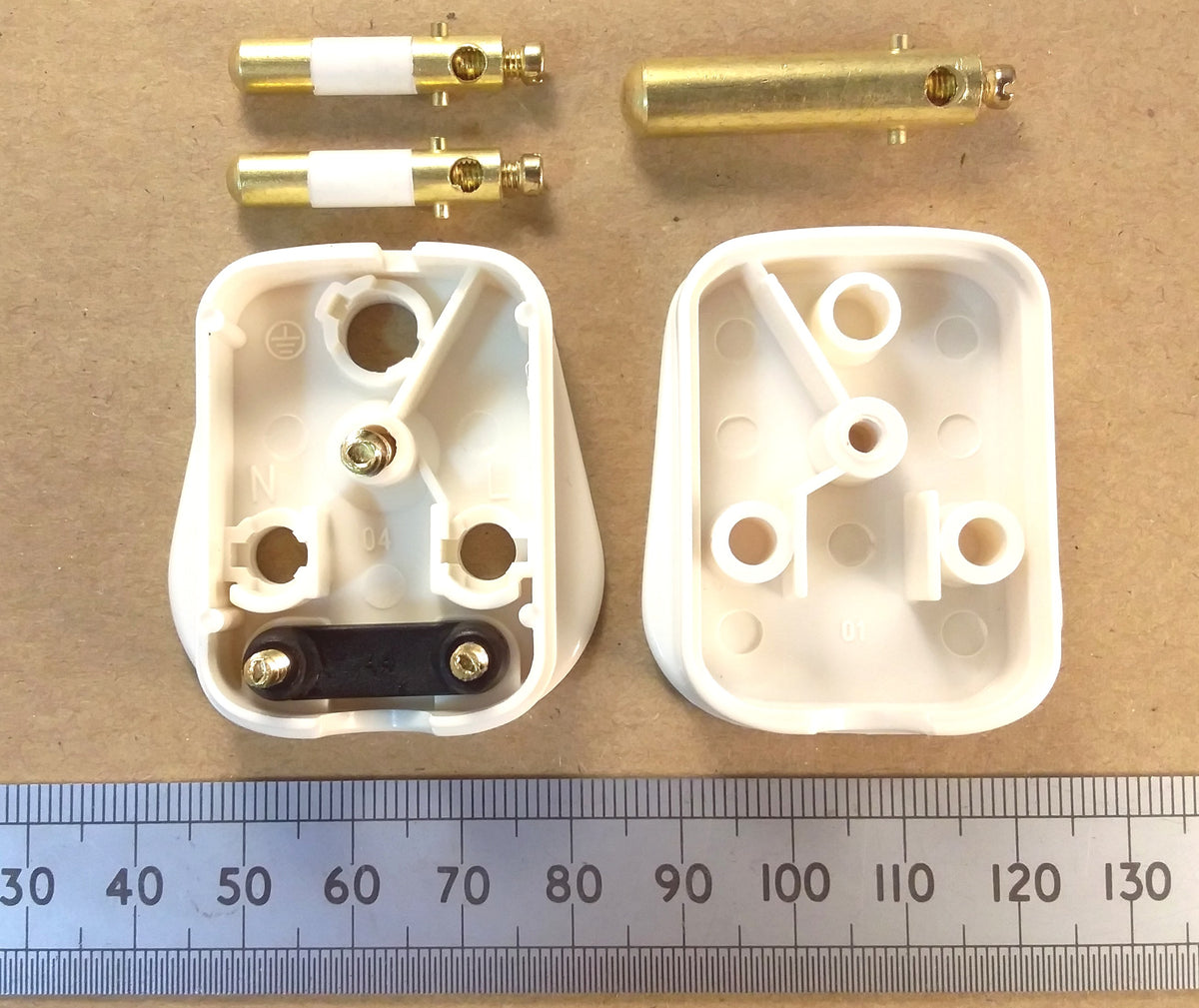 Round Pin Mains Power Plug 5 Amp 5A 250V UK British BS546A