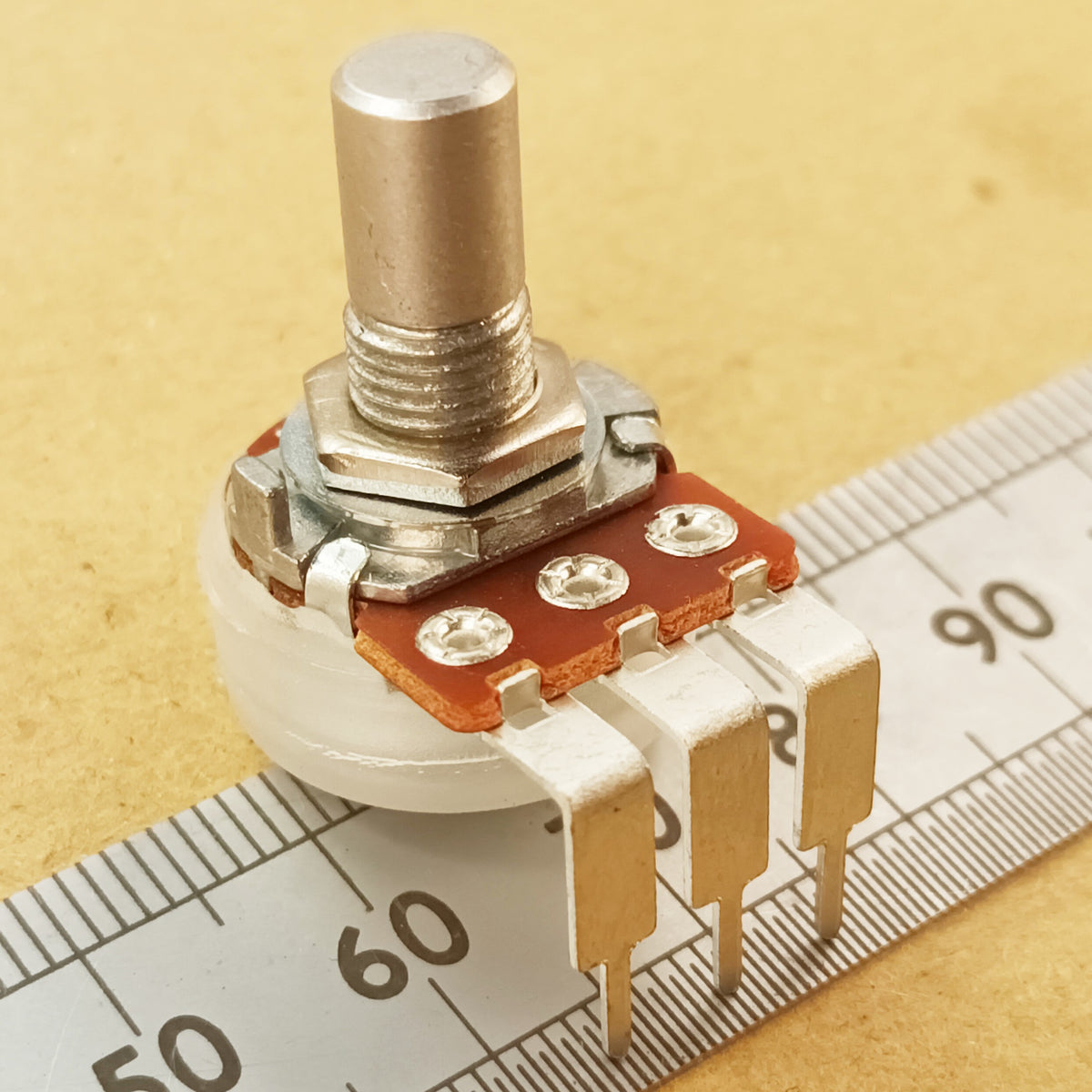 Linear Potentiometer Vertical PCB Mount 6.3mm 0.25 Inch Round Shaft B VR63