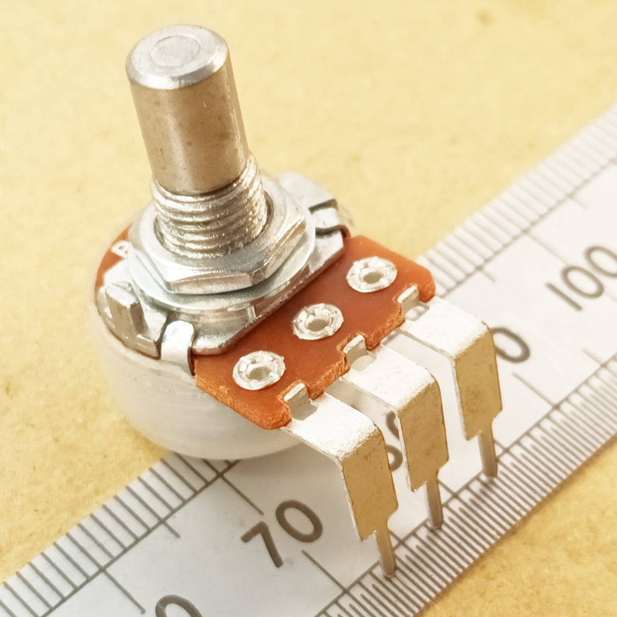 Potentiometer Vertical PCB Mount 6.0mm Round Shaft Linear B VR60