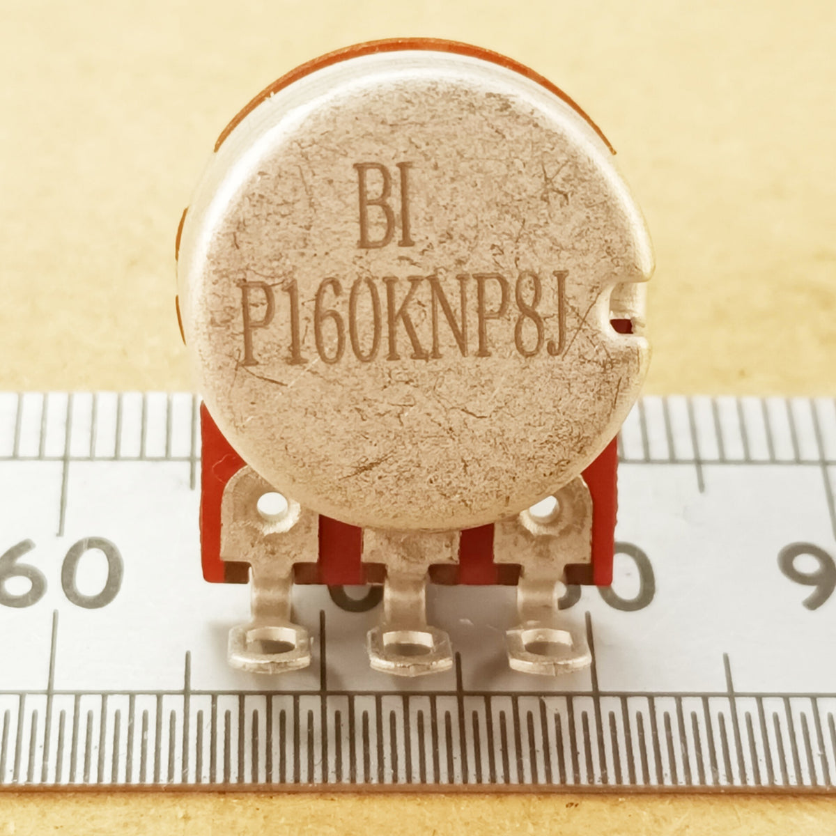 11 Detent Potentiometer 6mm D-Shaft Linear Pot Multiple Click B10K 10K, Solder Lug B 11DET