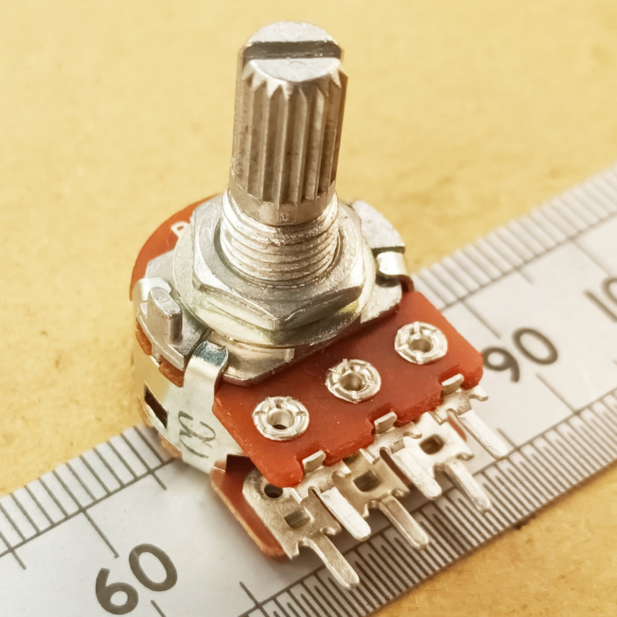 Centre Click Potentiometer Stereo Detent Linear Track Splined Shaft B DD