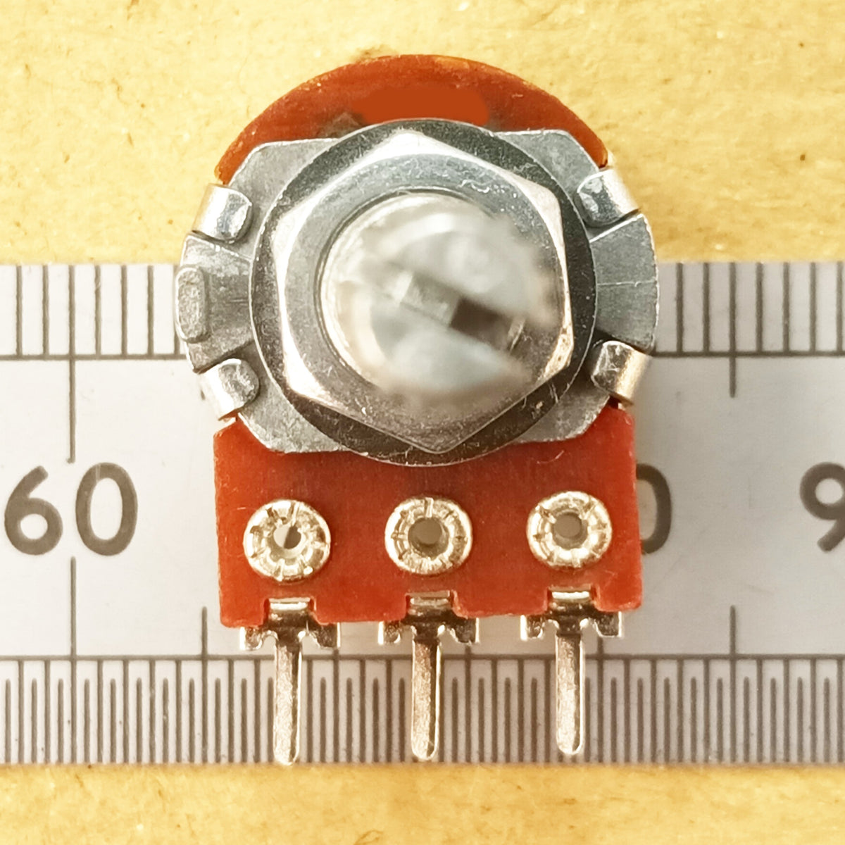 Centre Detent Click Pot, Splined Shaft Linear Potentiometer B