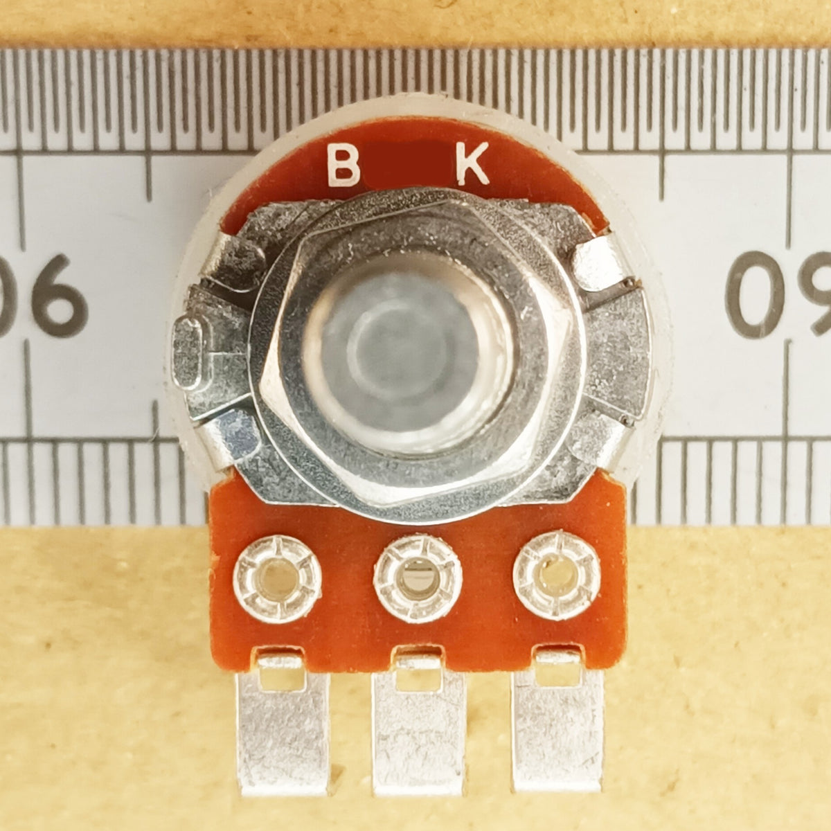 Potentiometer Vertical PCB Mount 6.0mm Round Shaft Linear B VR60