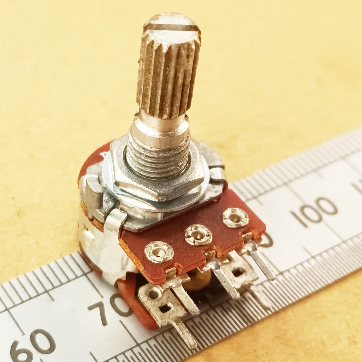 Switched Linear Potentiometer Splined Shaft Switch B SWP