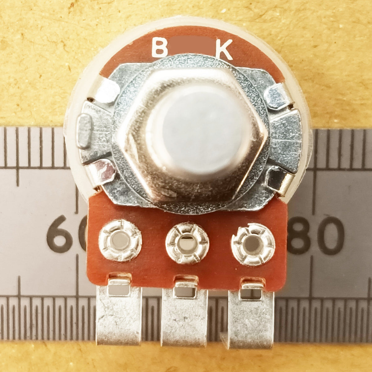 Linear Potentiometer Vertical PCB Mount 6.3mm 0.25 Inch Round Shaft B VR63