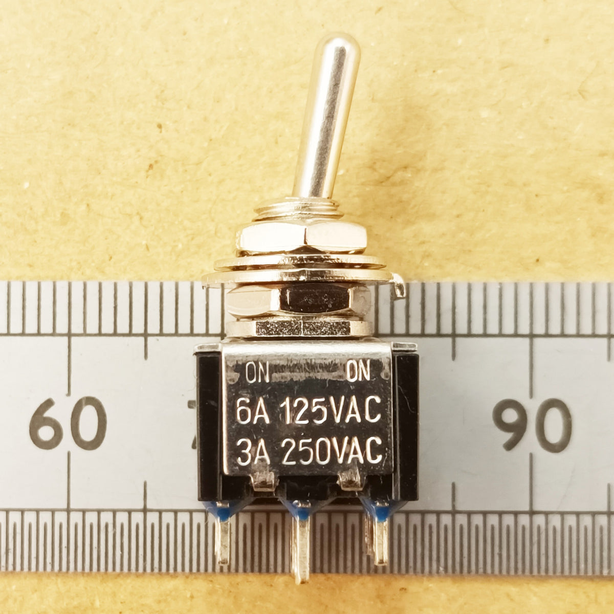 Toggle Switch Miniature DPDT or DPDT CO 3A 250V