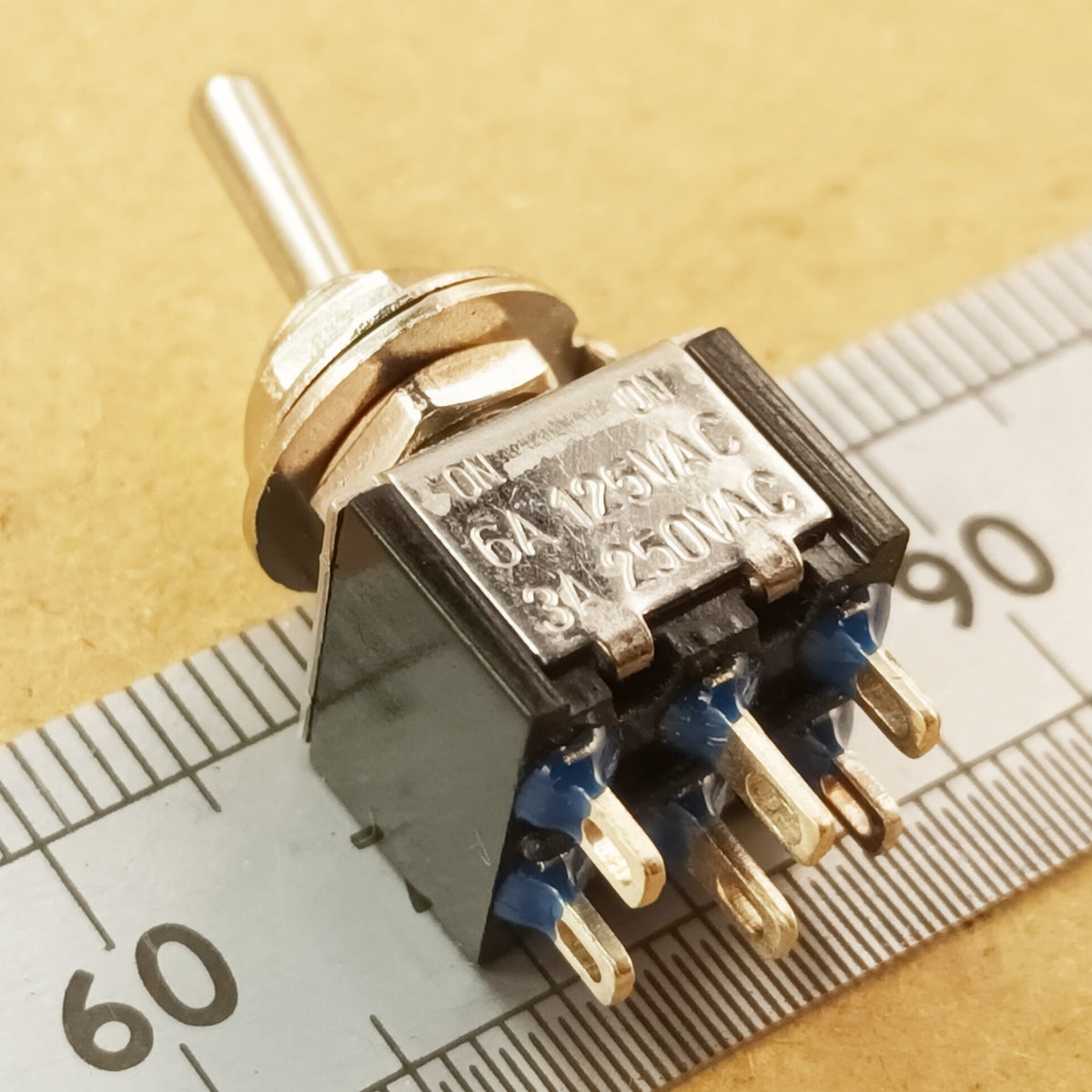 Toggle Switch Miniature DPDT or DPDT CO 3A 250V