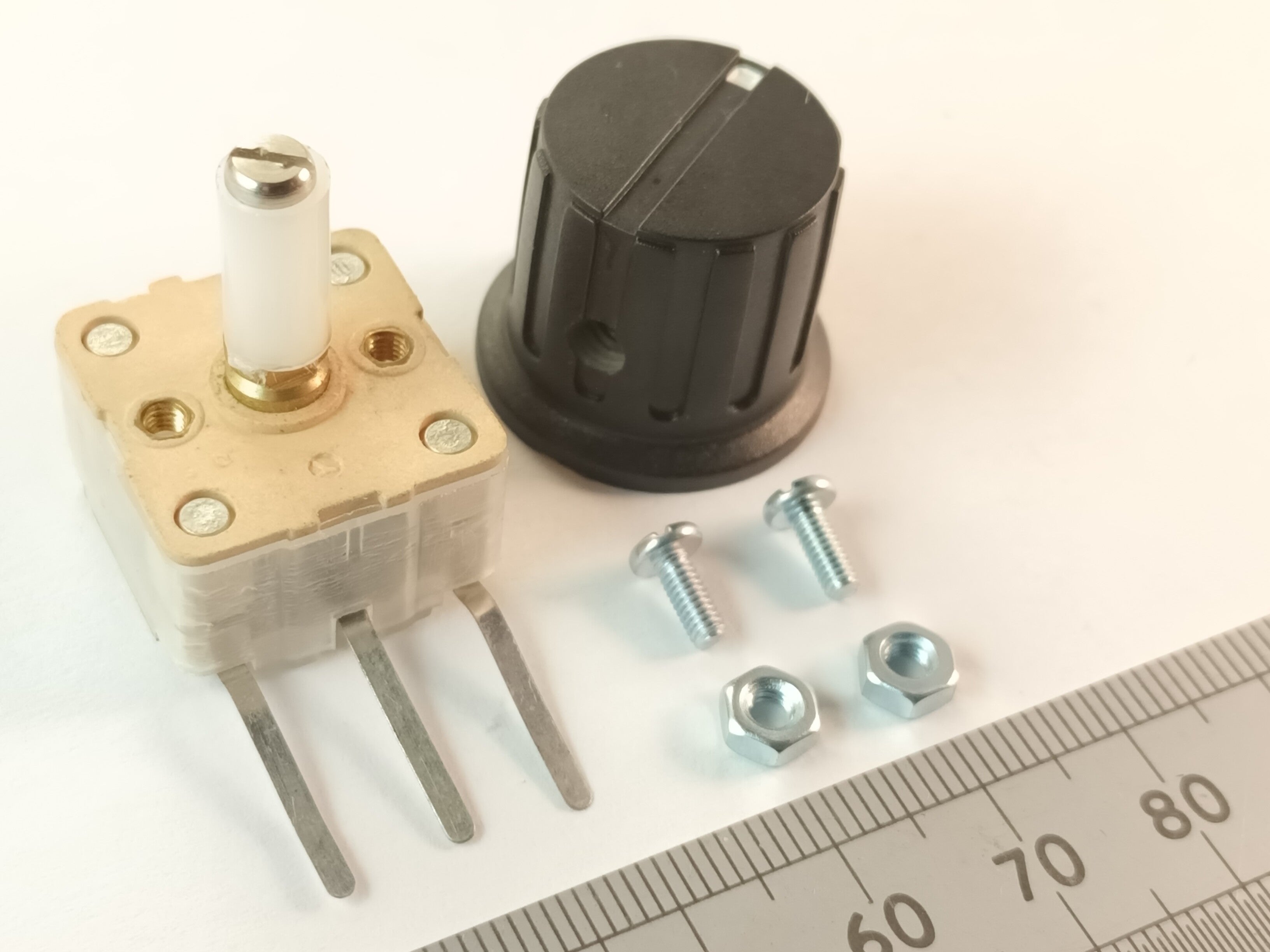 Variable Capacitor Dual Gang For AM Radio Projects Screws Control Knob 65pF 145pF