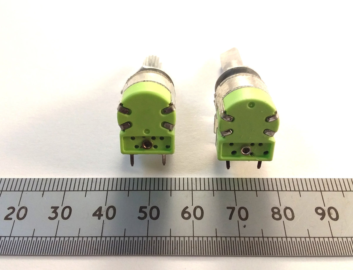 B50K Switched Stereo Potentiometer 12mm Dual Pot On-Off Switch in Splined Or D Shaft