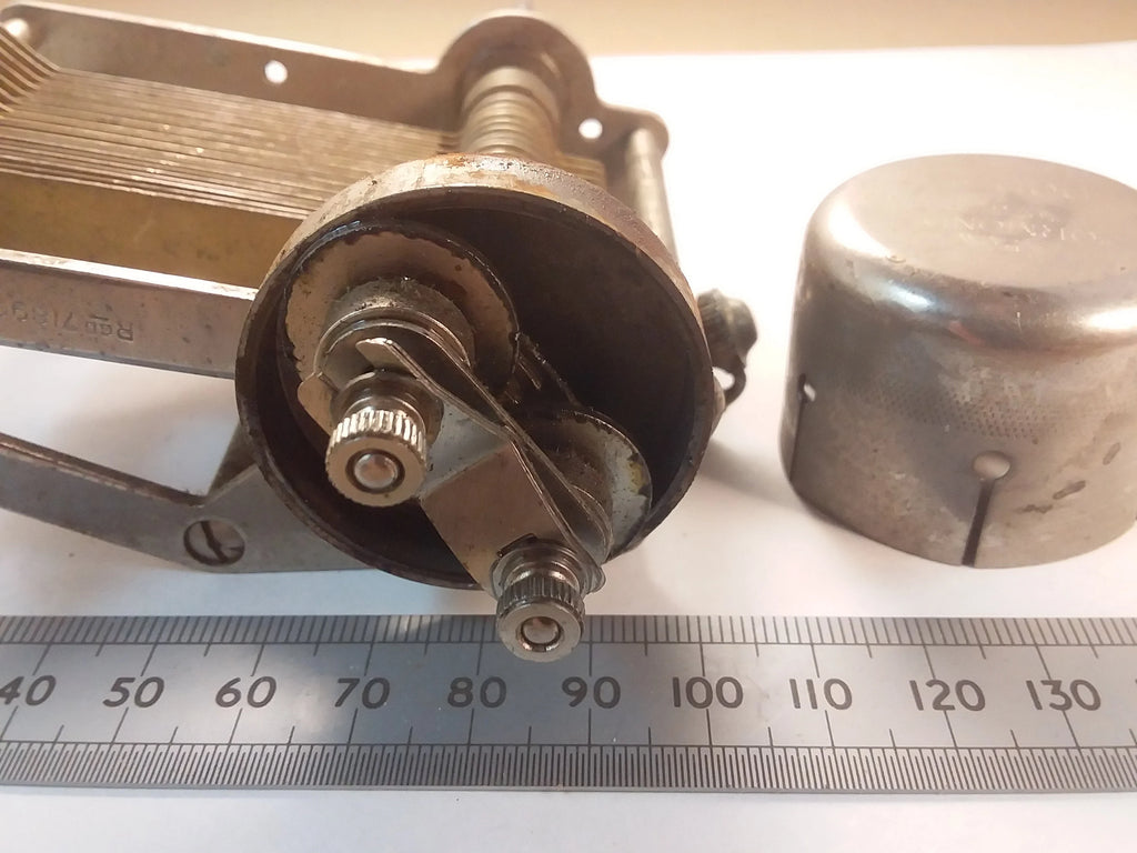 350pF Air-Spaced Radio Tuning Capacitor with 34:1 Reduction Drive, Ormond 0.00035mF
