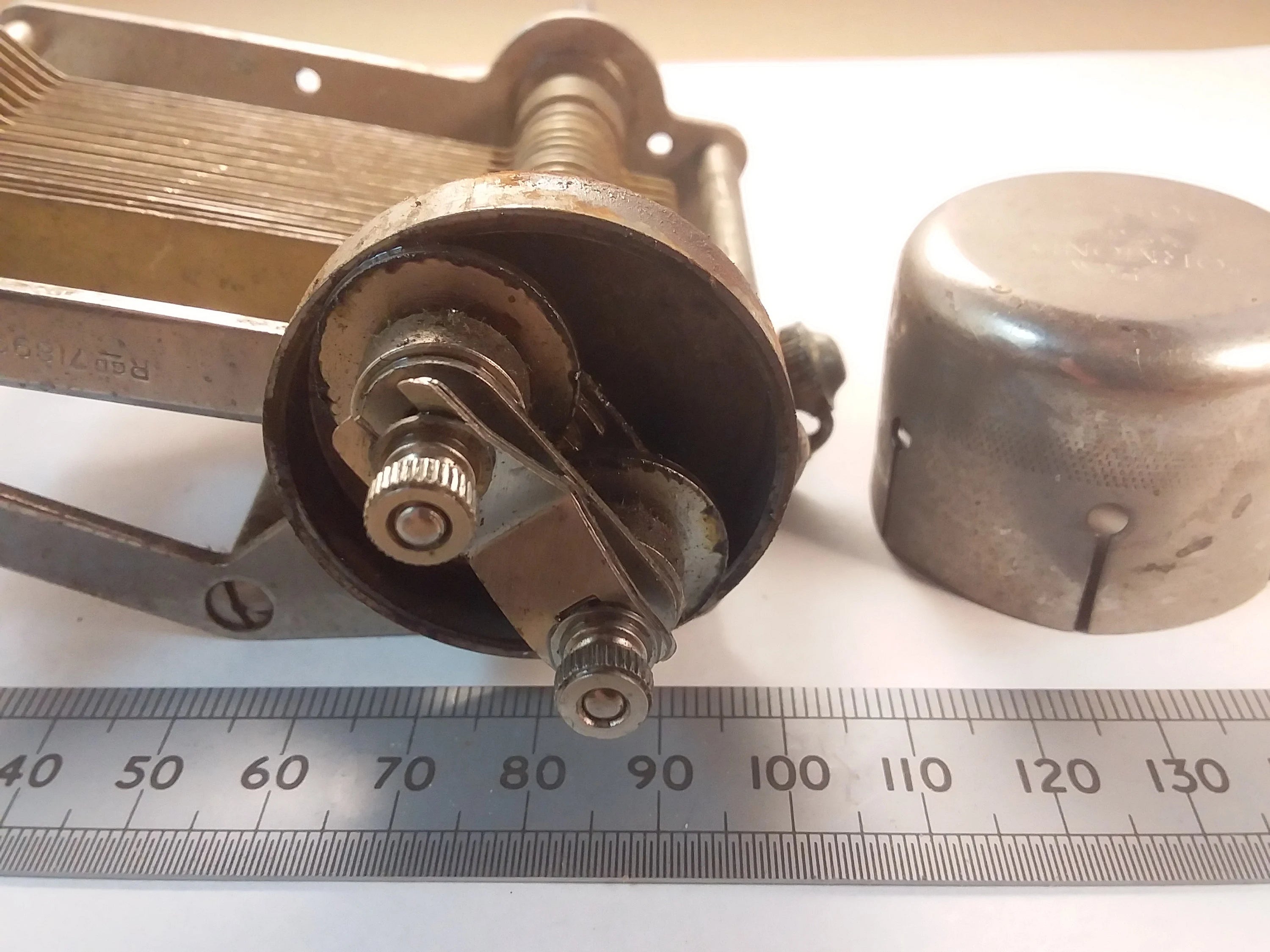 350pF Air-Spaced Radio Tuning Capacitor with 34:1 Reduction Drive, Ormond 0.00035mF