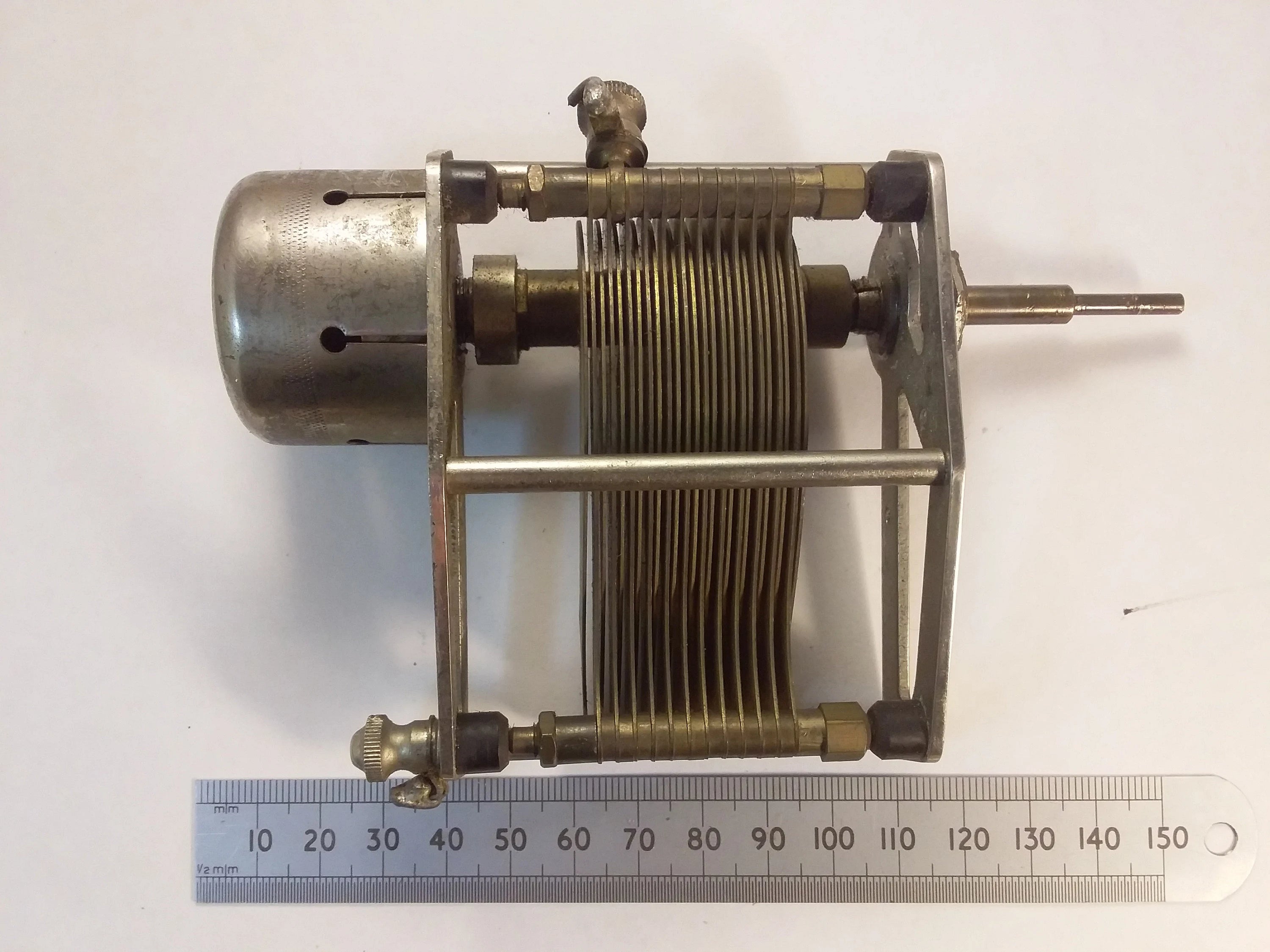 350pF Air-Spaced Radio Tuning Capacitor with 34:1 Reduction Drive, Ormond 0.00035mF