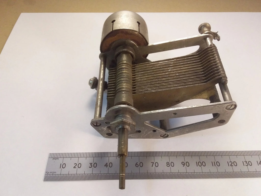 350pF Air-Spaced Radio Tuning Capacitor with 34:1 Reduction Drive, Ormond 0.00035mF