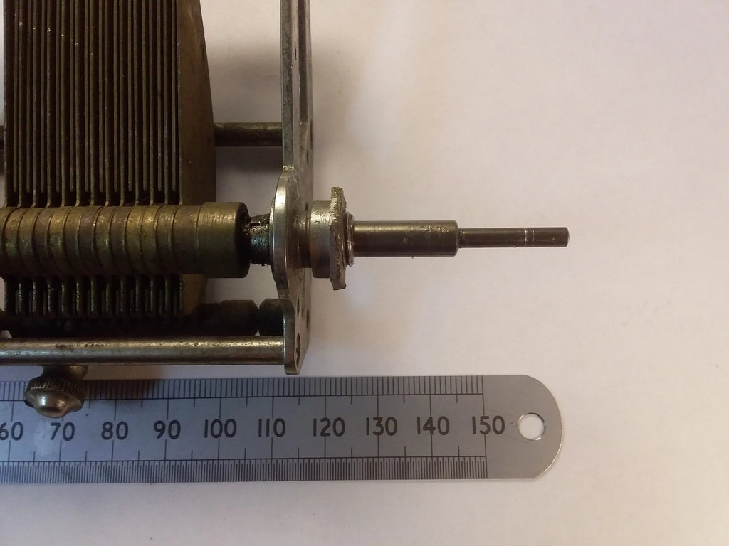 350pF Air-Spaced Radio Tuning Capacitor with 34:1 Reduction Drive, Ormond 0.00035mF