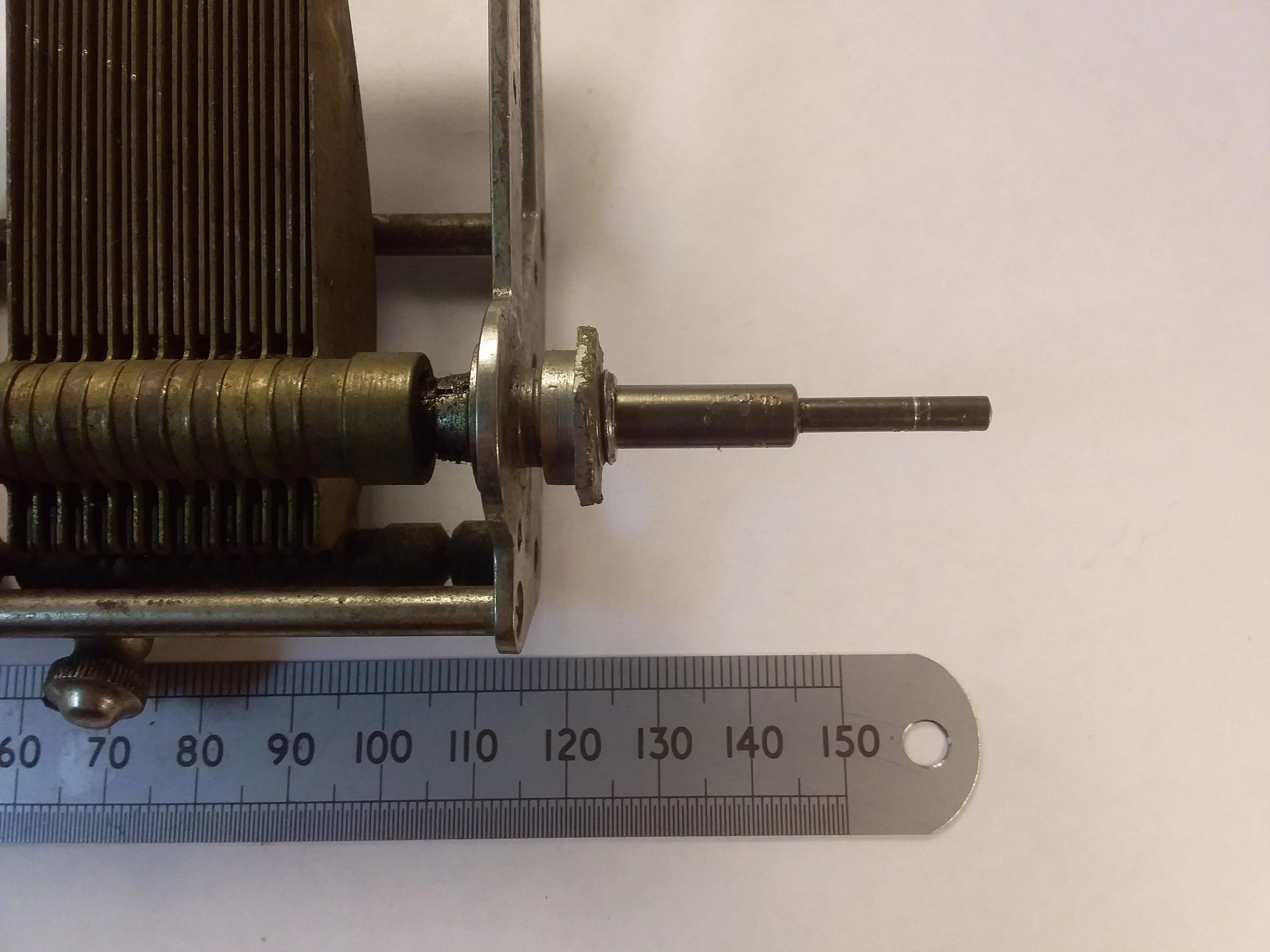 350pF Air-Spaced Radio Tuning Capacitor with 34:1 Reduction Drive, Ormond 0.00035mF