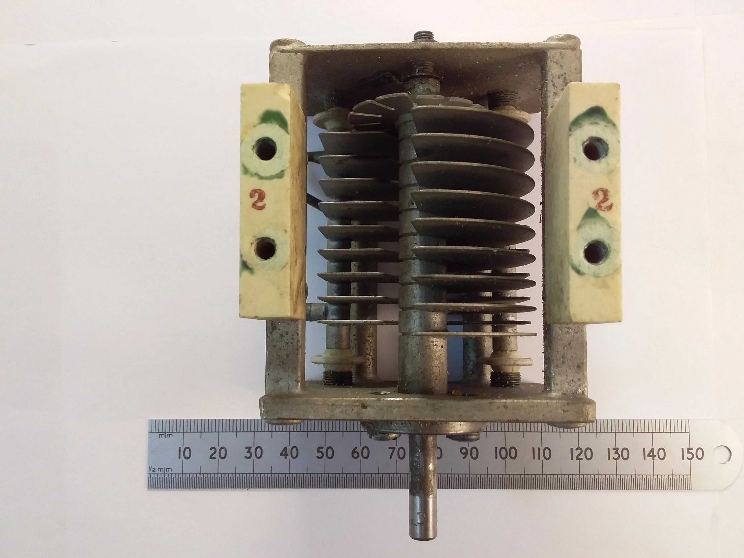 Variable Capacitor 80pF High Voltage Single Gang with Ceramic Insulators