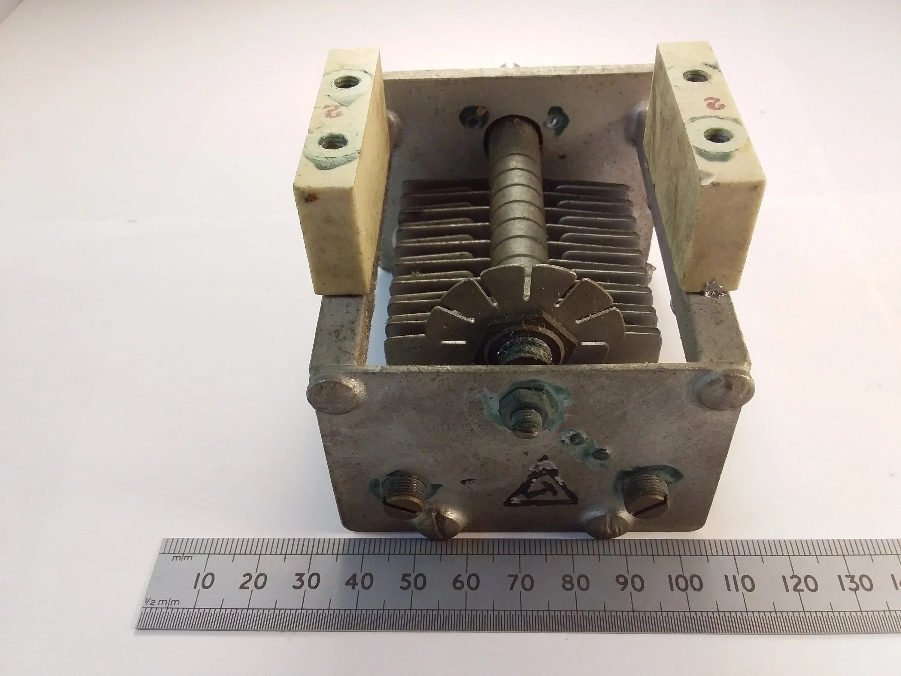 Variable Capacitor 80pF High Voltage Single Gang with Ceramic Insulators