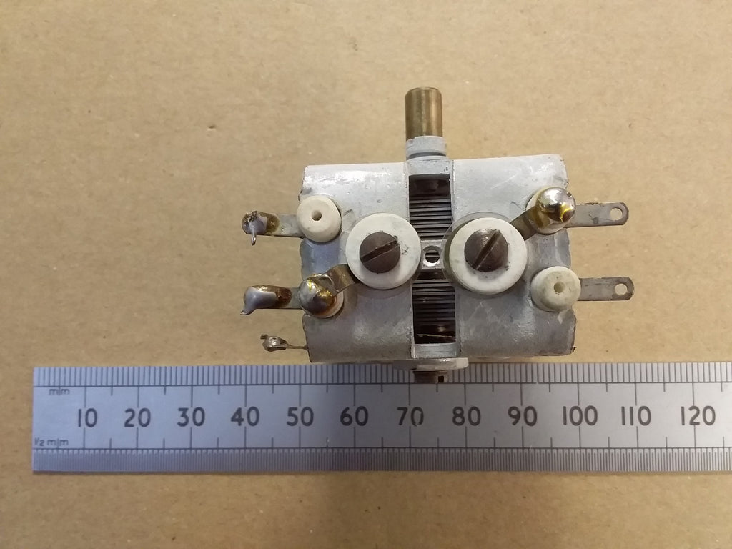 Variable Radio Tuning Capacitor 120pF 210pF Dual Gang Air Spaced 330pF