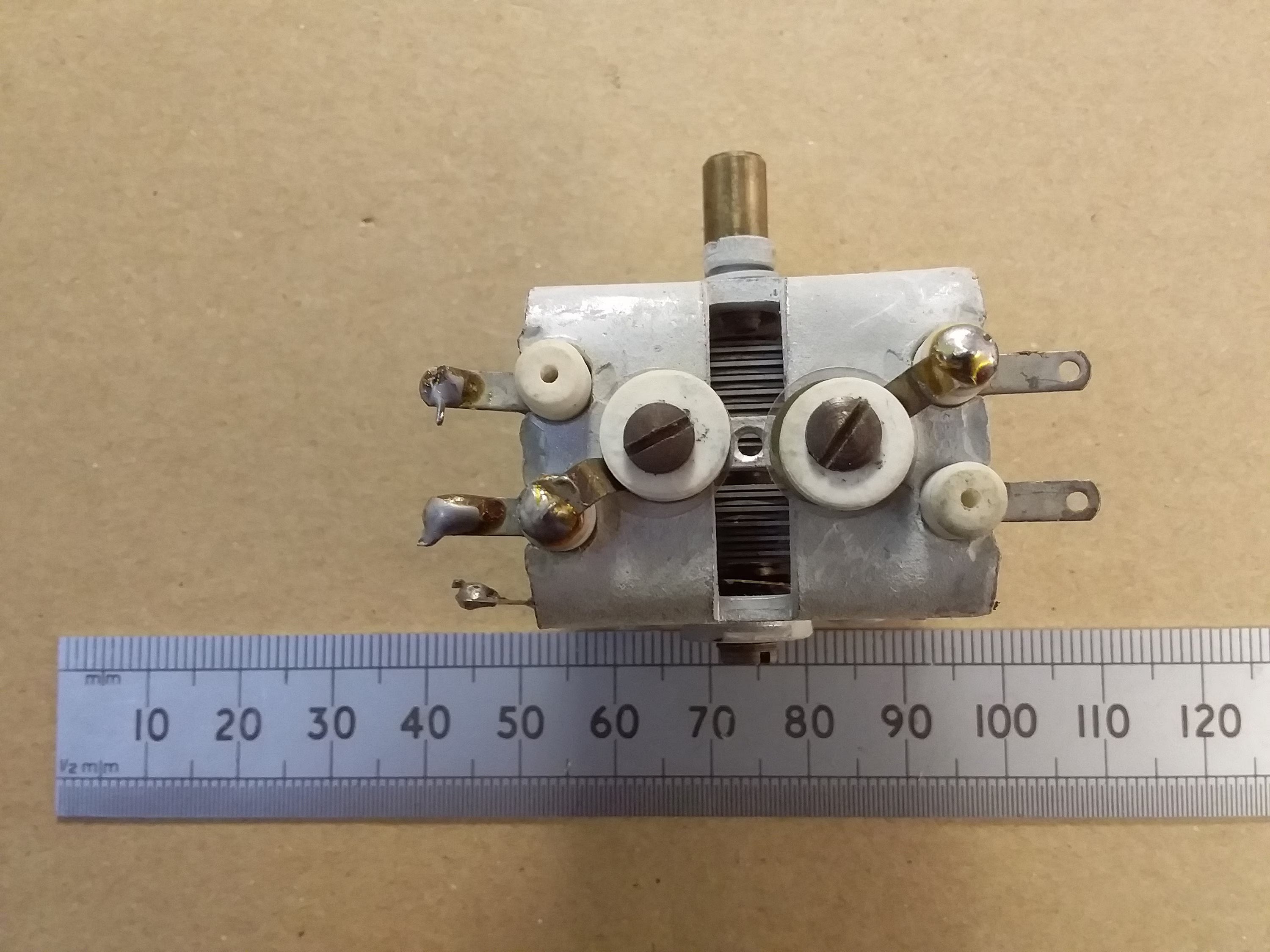 Variable Radio Tuning Capacitor 120pF 210pF Dual Gang Air Spaced 330pF