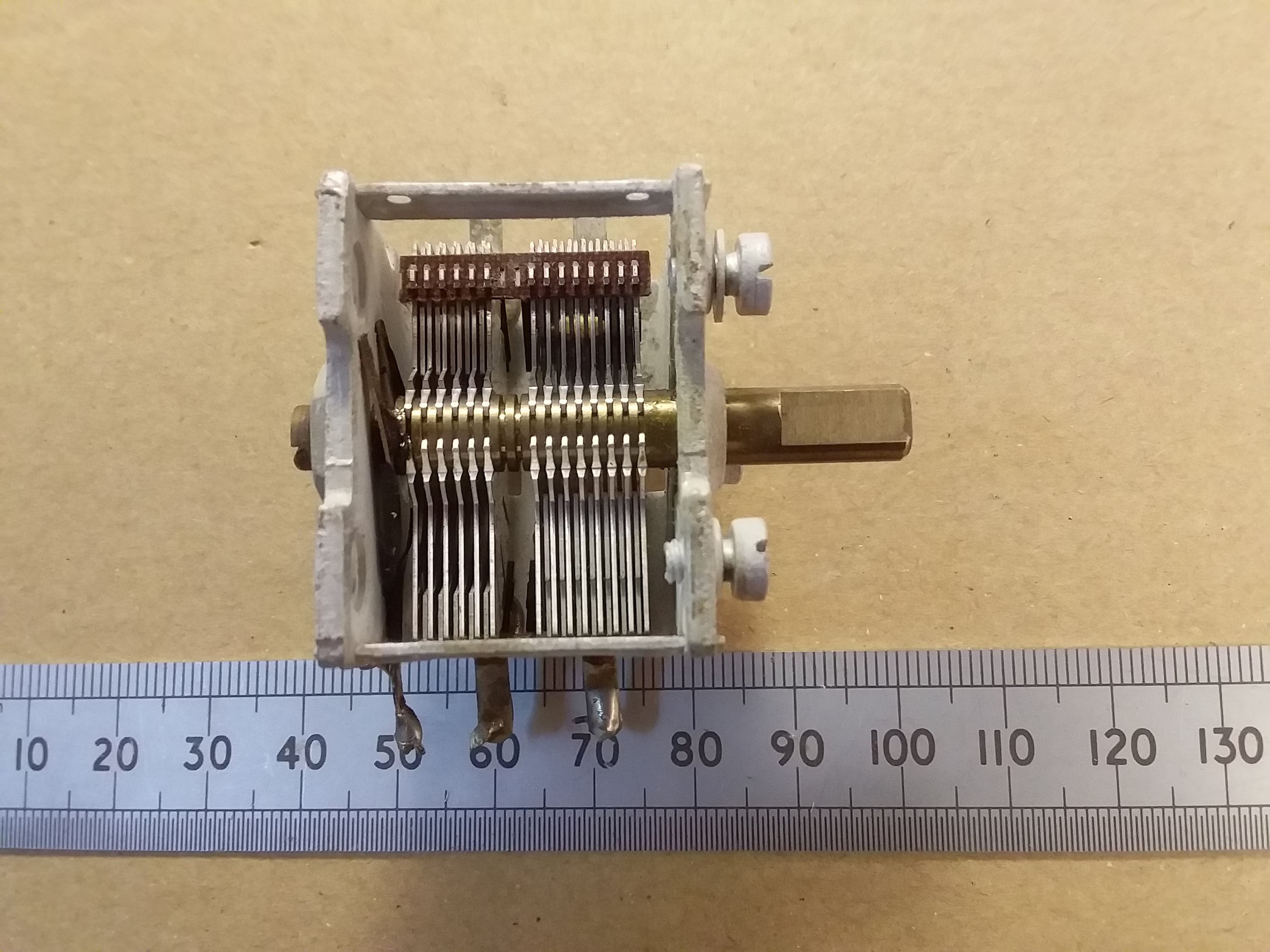 Variable Radio Tuning Capacitor 120pF 210pF Dual Gang Air Spaced 330pF
