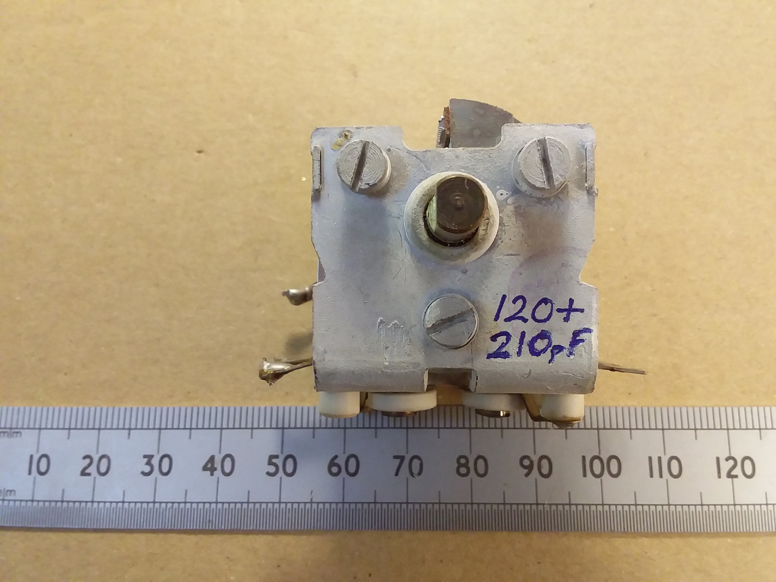 Variable Radio Tuning Capacitor 120pF 210pF Dual Gang Air Spaced 330pF