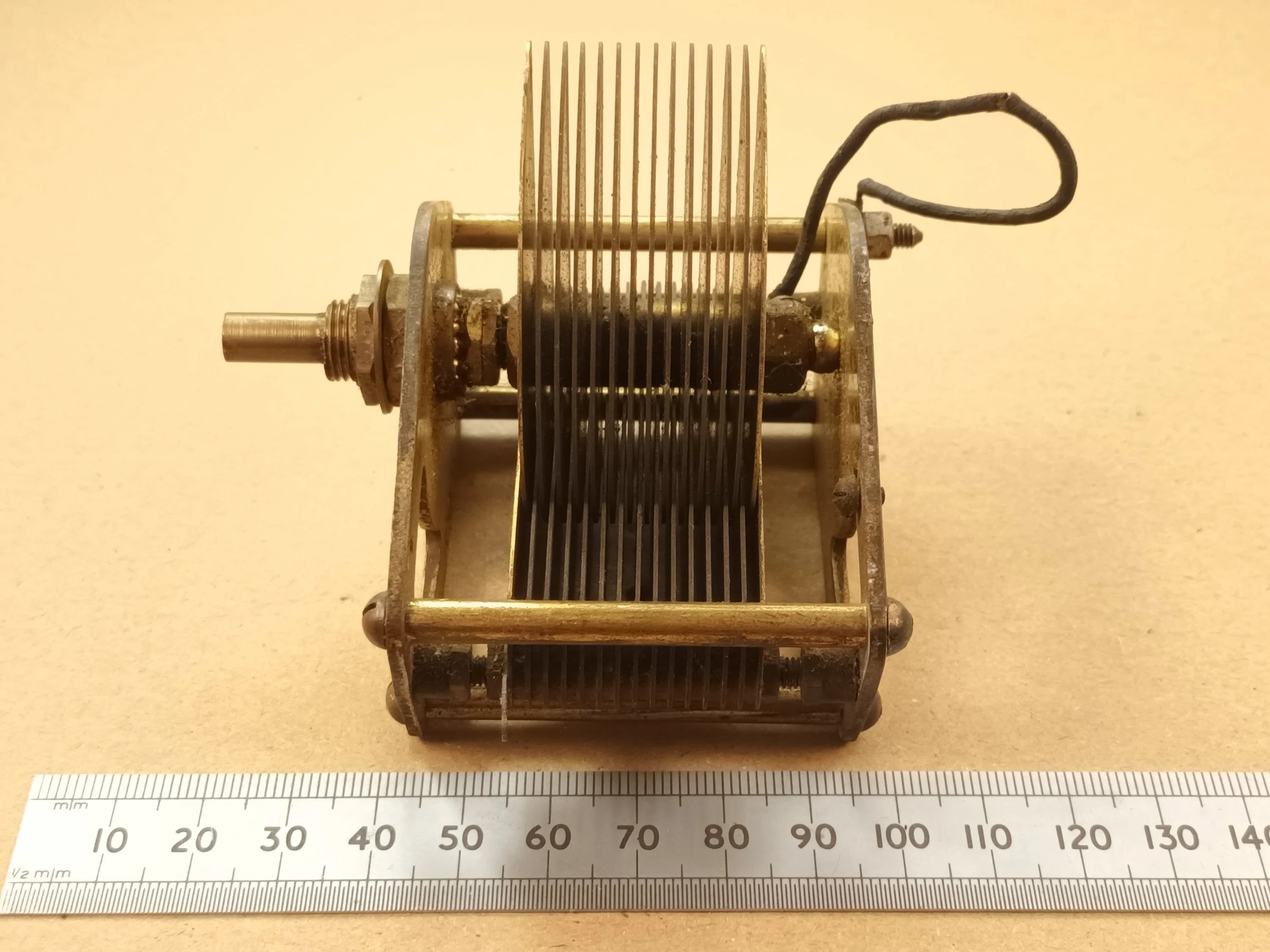 Variable Radio Tuning Capacitor 575pF Single Gang Brass Polar