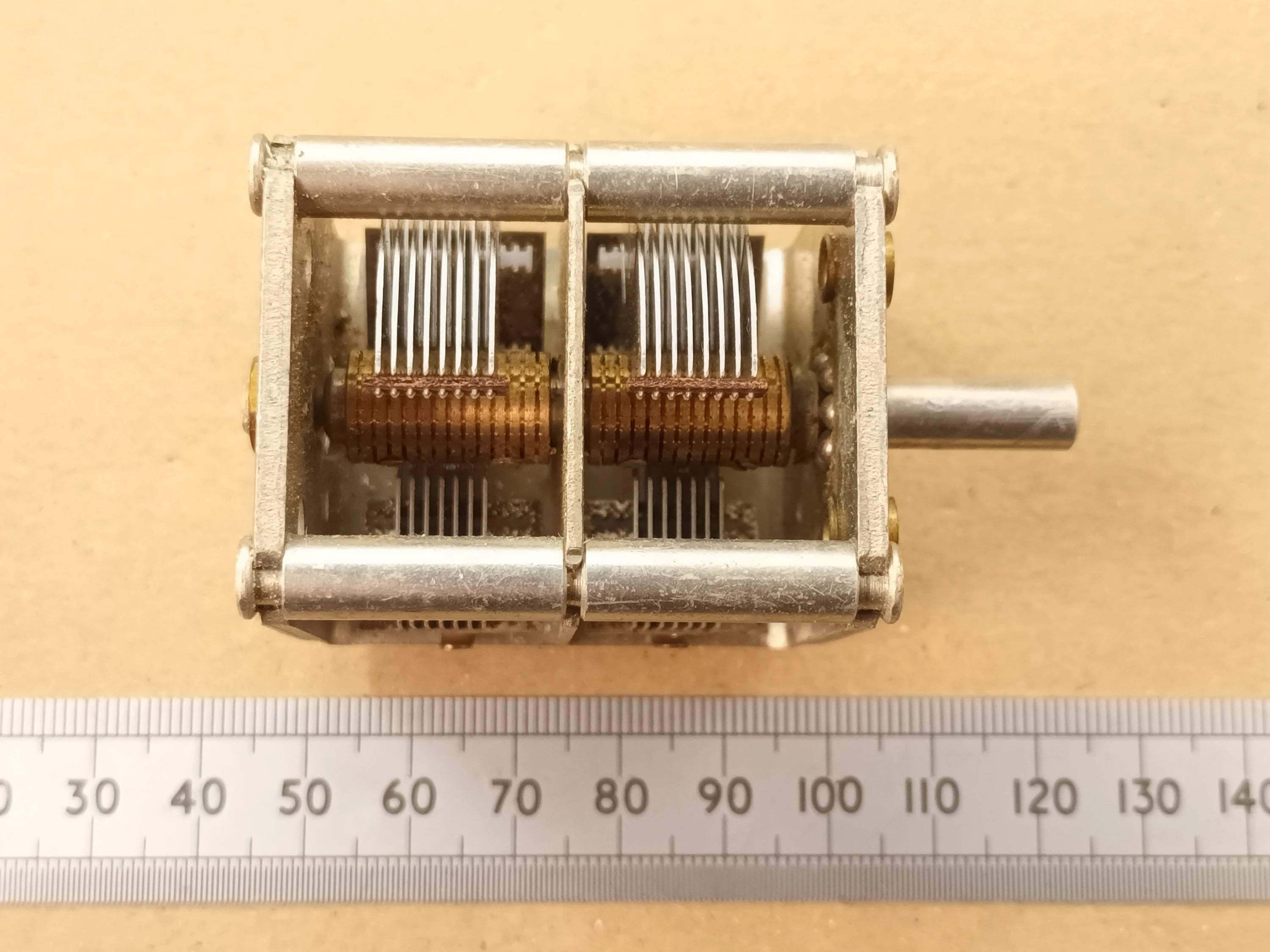 220 + 190pF Dual Gang Air-Spaced Variable Capacitor for Crystal Sets & Receiving Loop Antennas 410pF Total