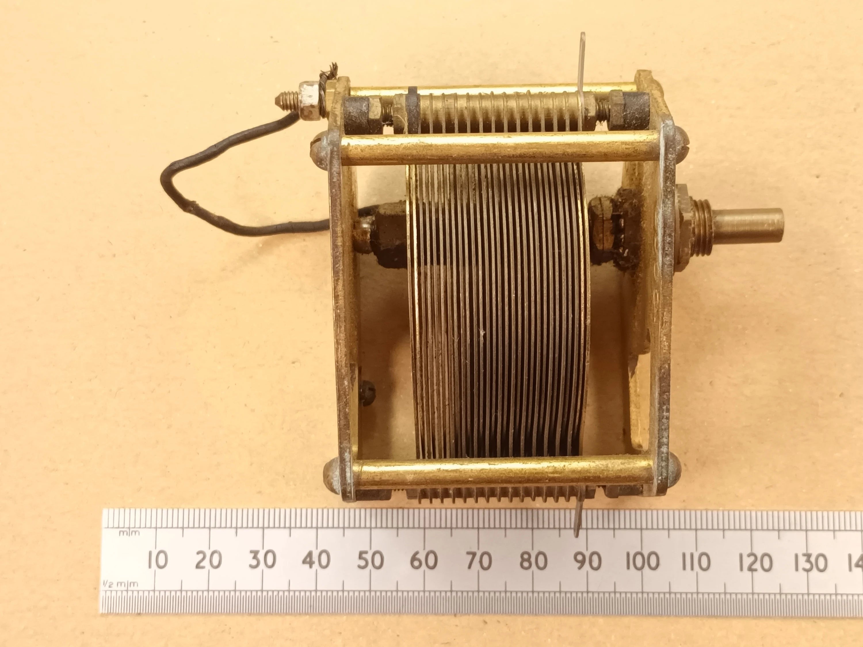 Variable Radio Tuning Capacitor 575pF Single Gang Brass Polar