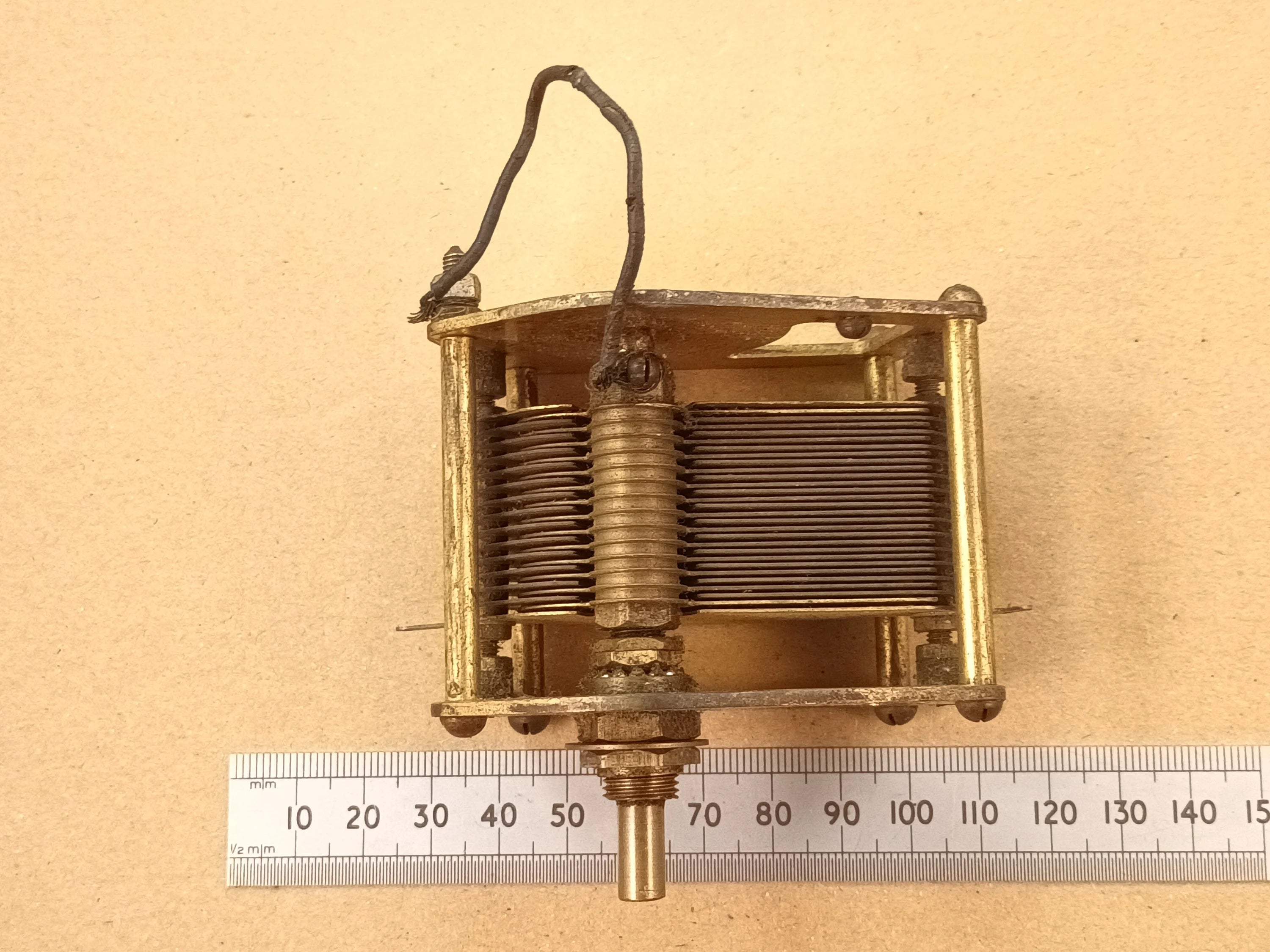 Variable Radio Tuning Capacitor 575pF Single Gang Brass Polar
