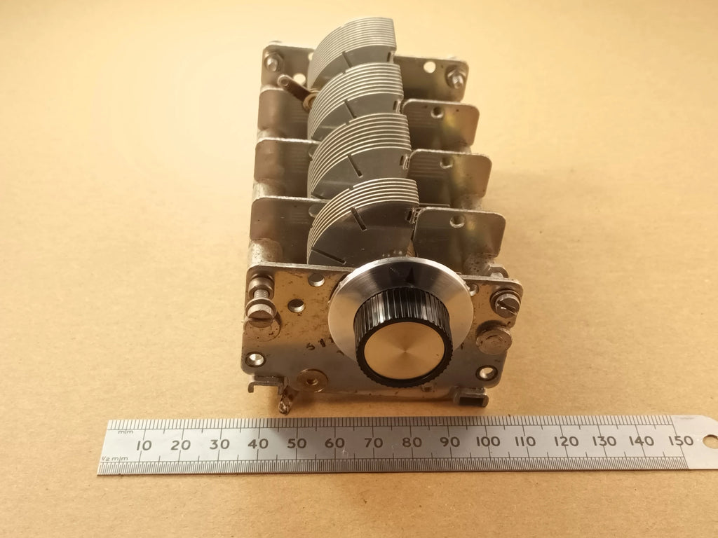 Variable Capacitor 4 Gang Air Spaced 550pF, 200pF, 200pF, 275pF, 1225pF Total