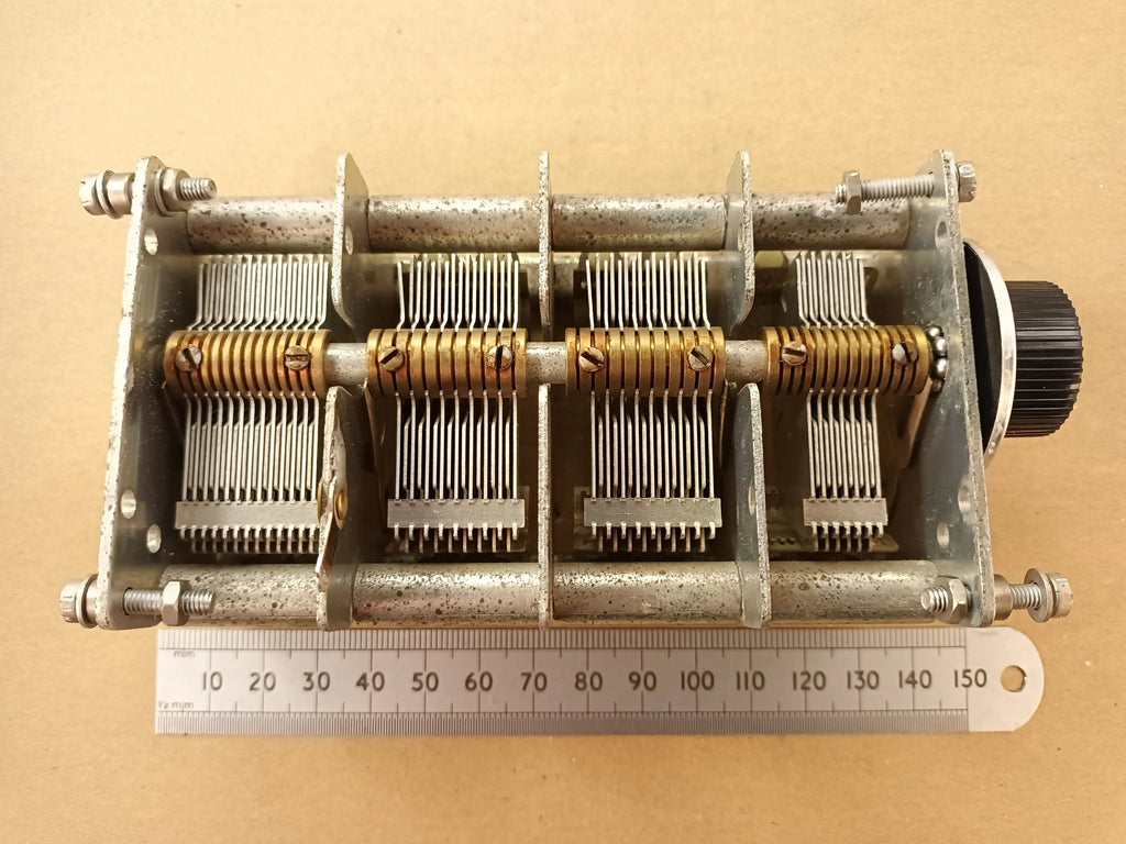 Variable Capacitor 4 Gang Air Spaced 550pF, 200pF, 200pF, 275pF, 1225pF Total