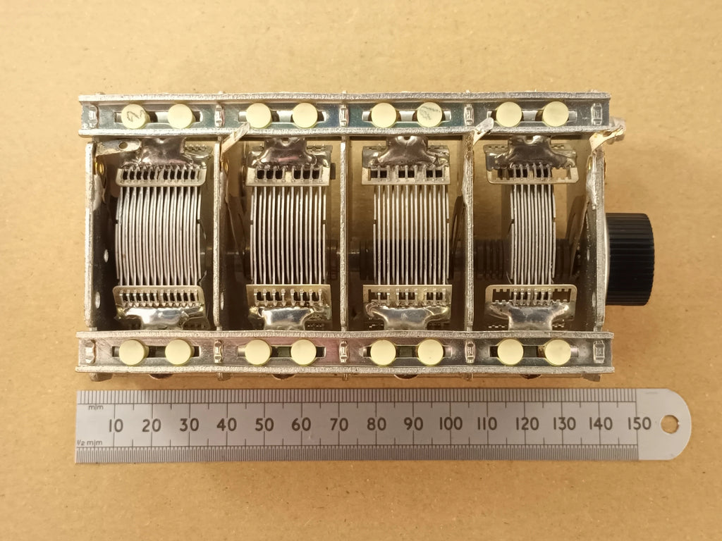 Variable Capacitor 4 Gang Air Spaced 550pF, 200pF, 200pF, 275pF, 1225pF Total