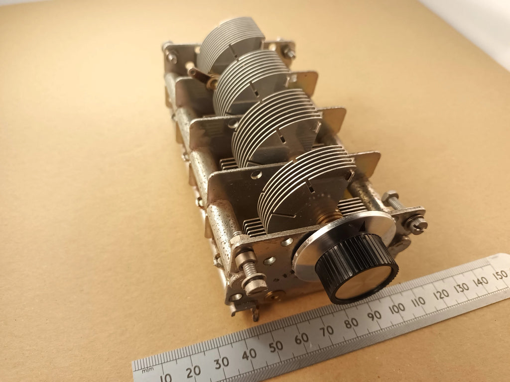 Variable Capacitor 4 Gang Air Spaced 550pF, 200pF, 200pF, 275pF, 1225pF Total