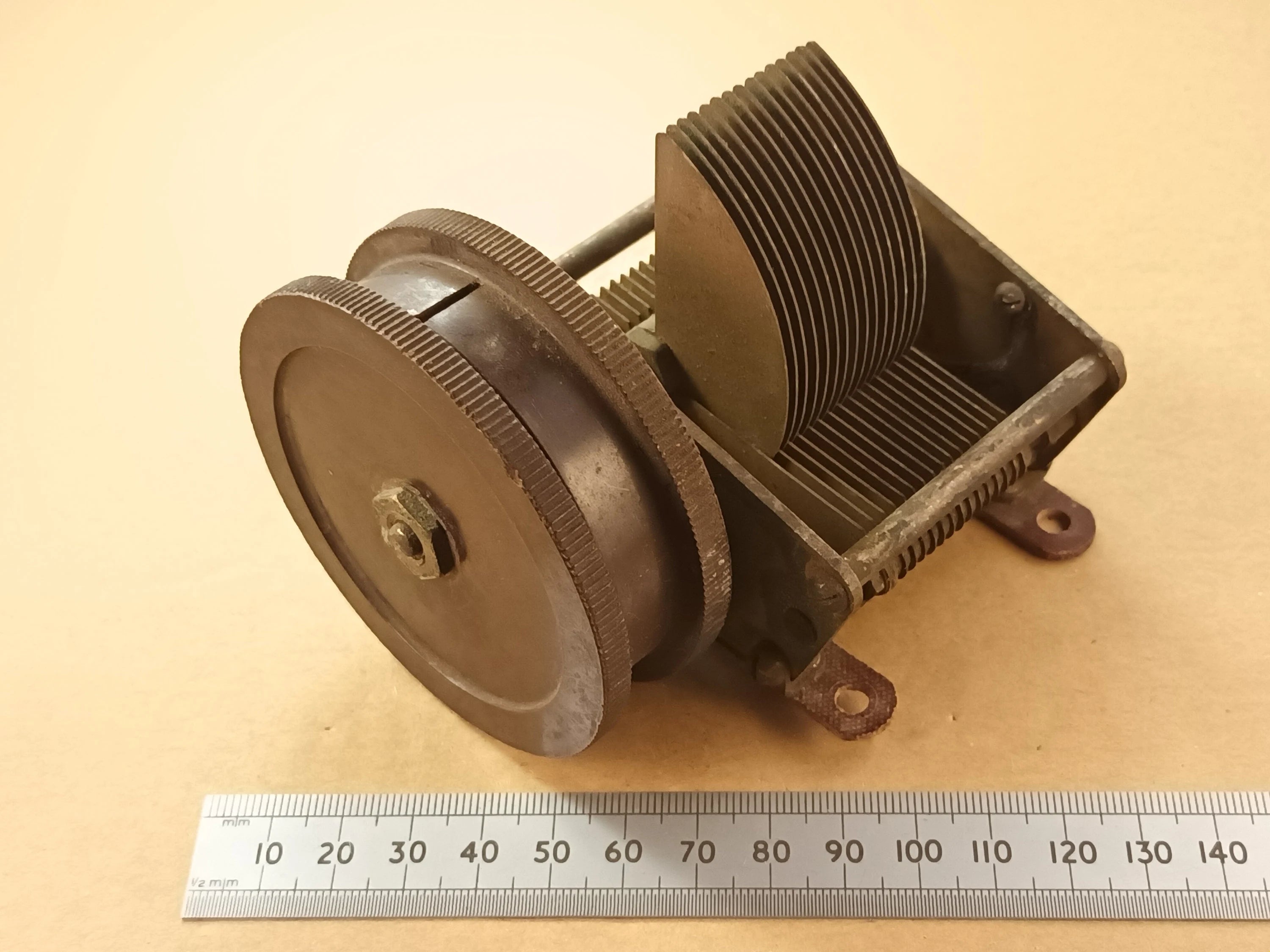 0.0005uF 500pF Single 1 Gang Brass Air-Spaced Radio Tuning Capacitor Brandes, 32:1 Reduction Drive