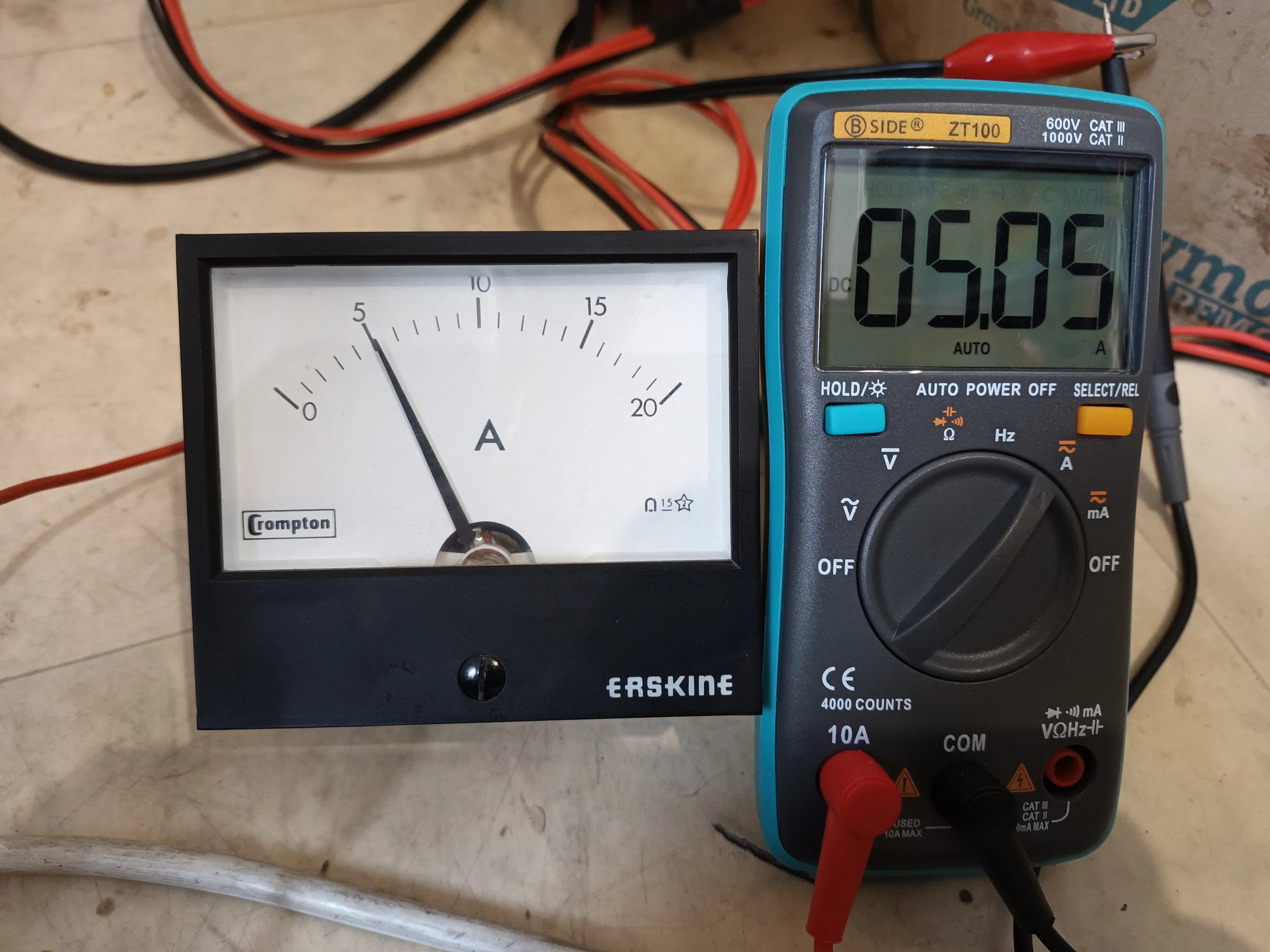 20A D.C. Moving Coil Battery Charge Meter 88mm With Internal Shunt