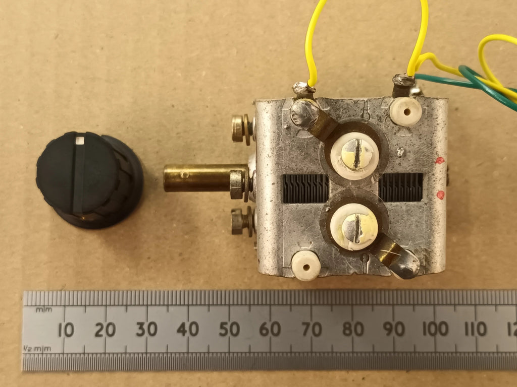 500pF Variable Capacitor Air Spaced with Wires and Control Knob For Crystal Sets Or Loop Antenna