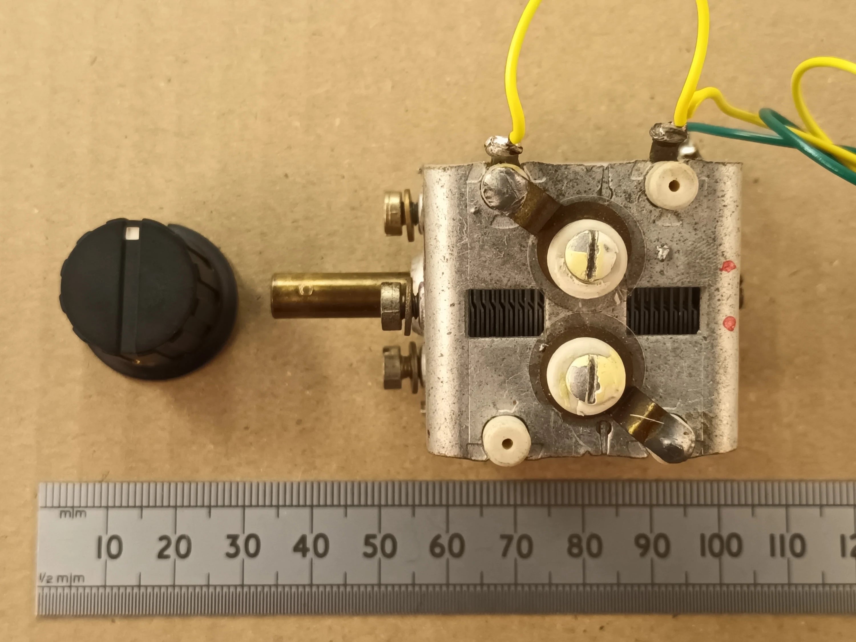 500pF Variable Capacitor Air Spaced with Wires and Control Knob For Crystal Sets Or Loop Antenna