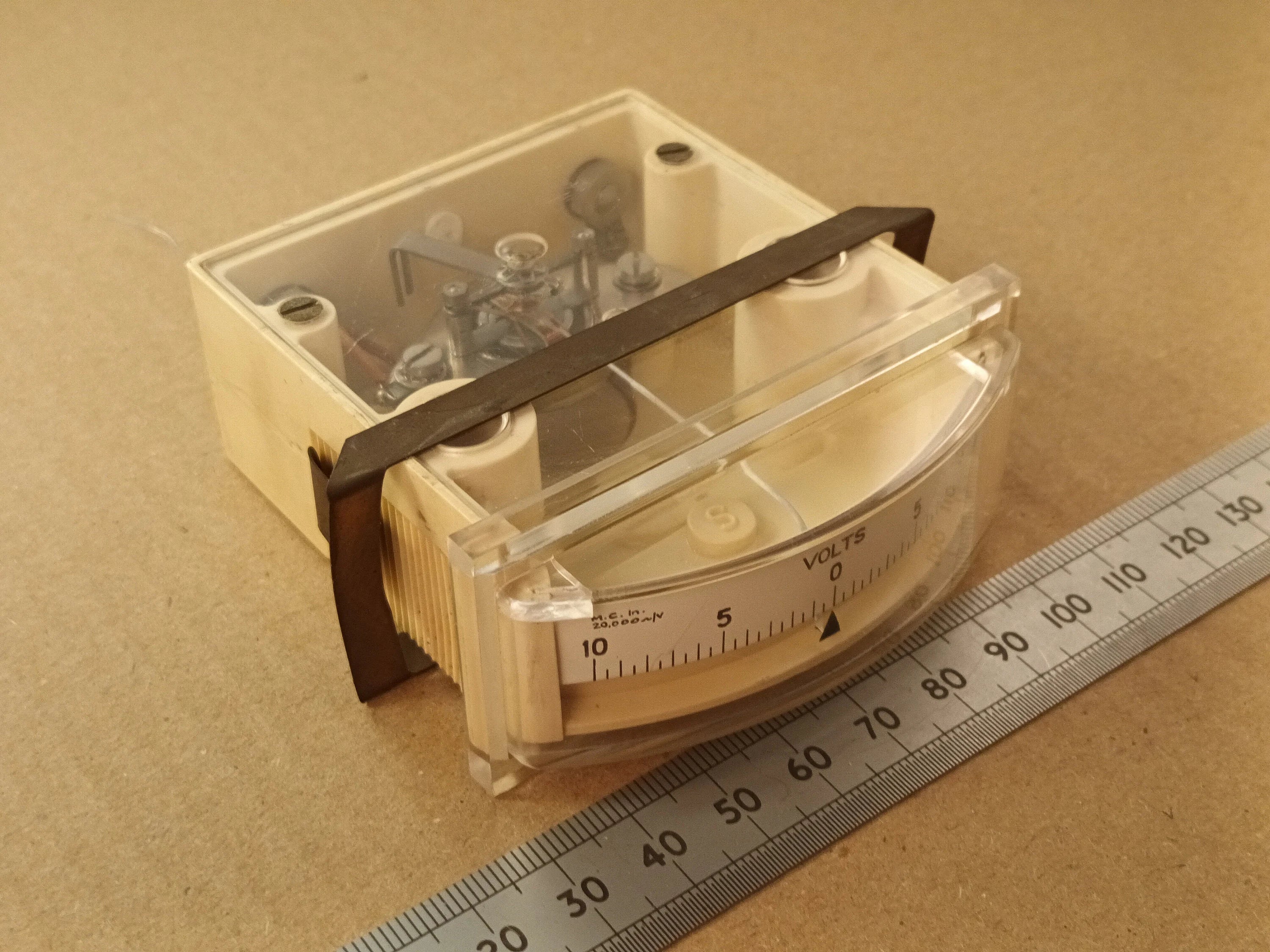 10 Volt DC Center Zero Sideways Pointer Movement Moving Coil Meter 500uA 34 Ohm Native