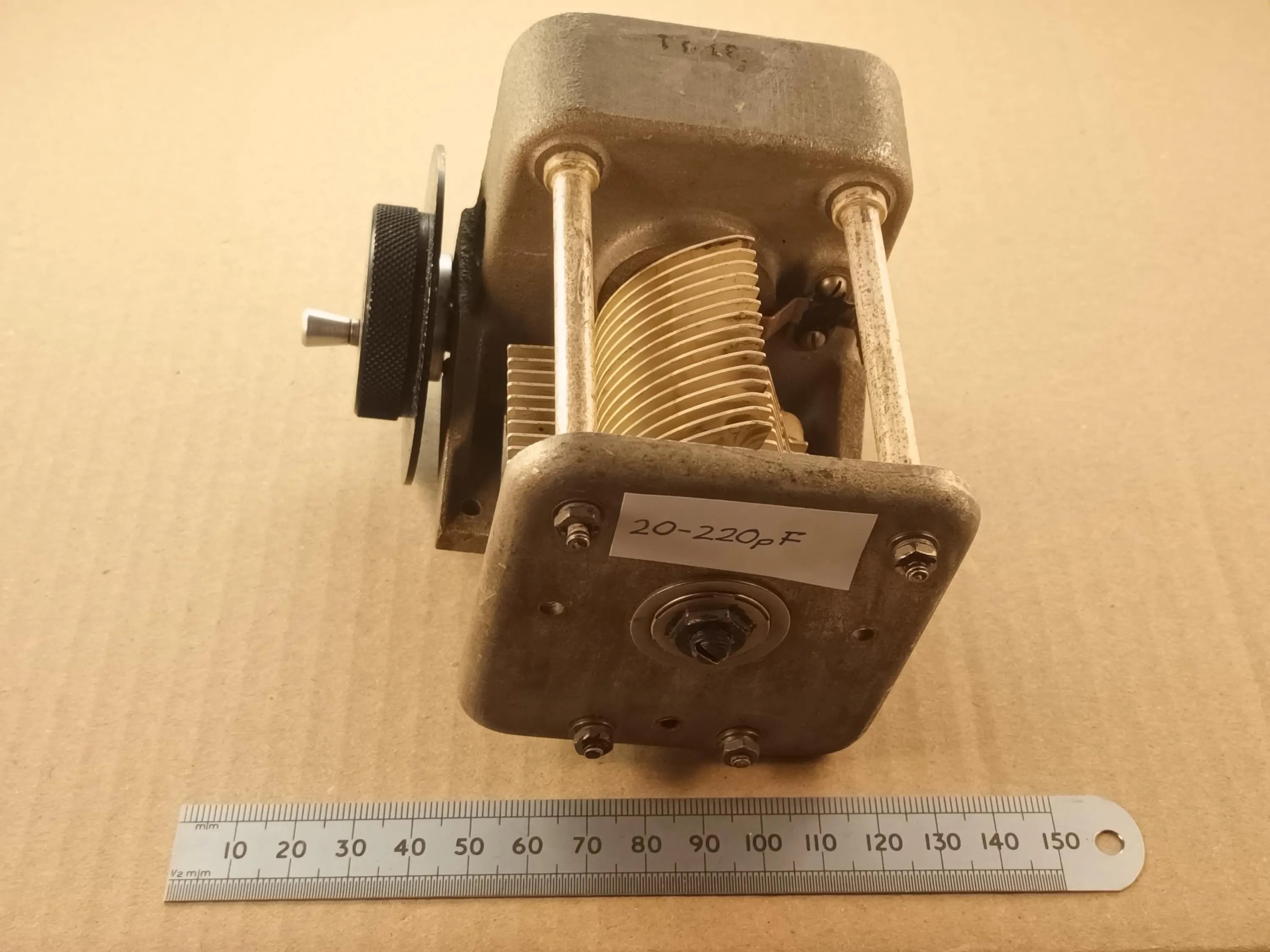 220pF Higher Voltage Air Spaced Variable Capacitor For Receiver Loop or QRP ATU, Precision Reduction Drive