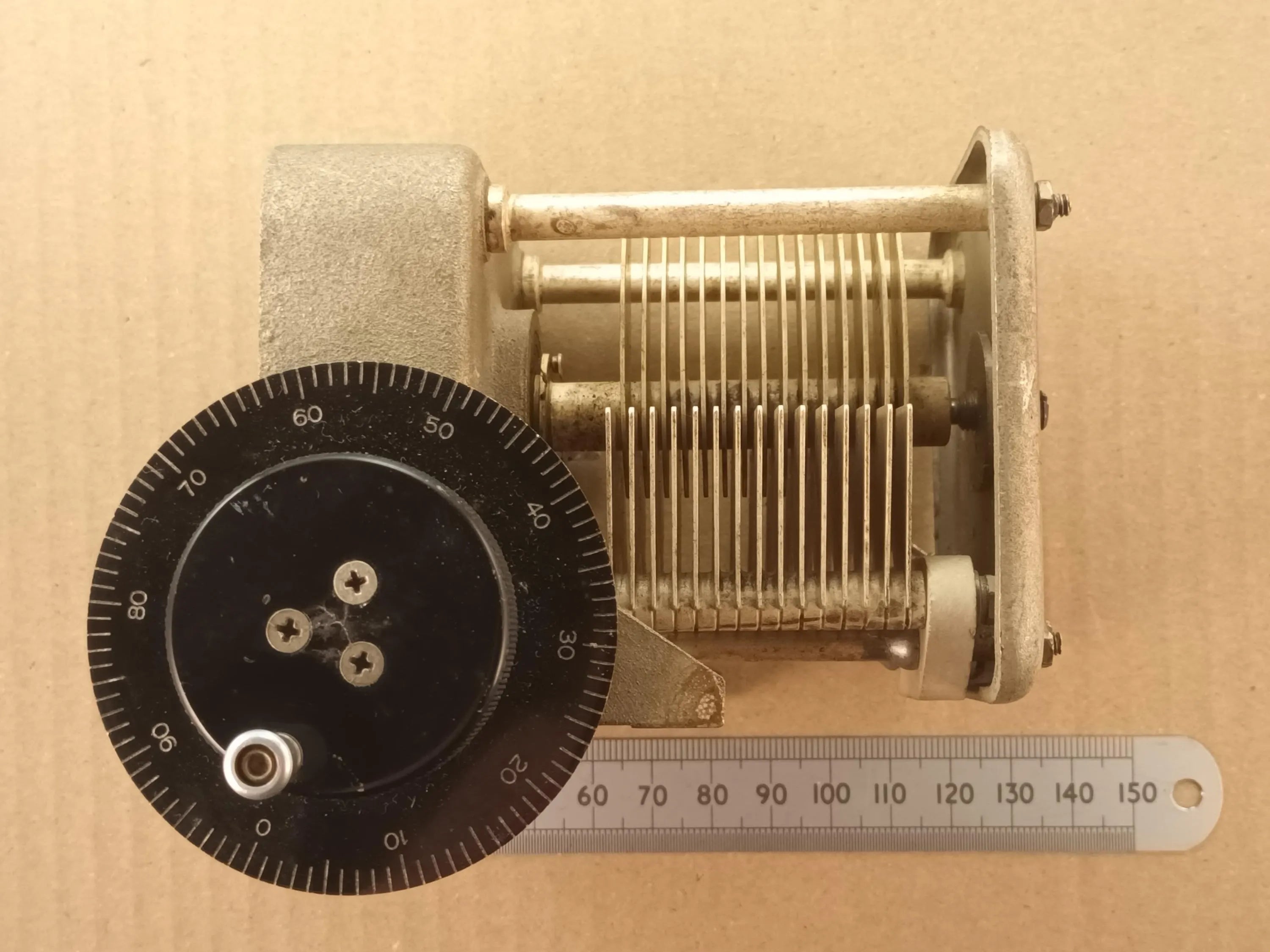 220pF Higher Voltage Air Spaced Variable Capacitor For Receiver Loop or QRP ATU, Precision Reduction Drive