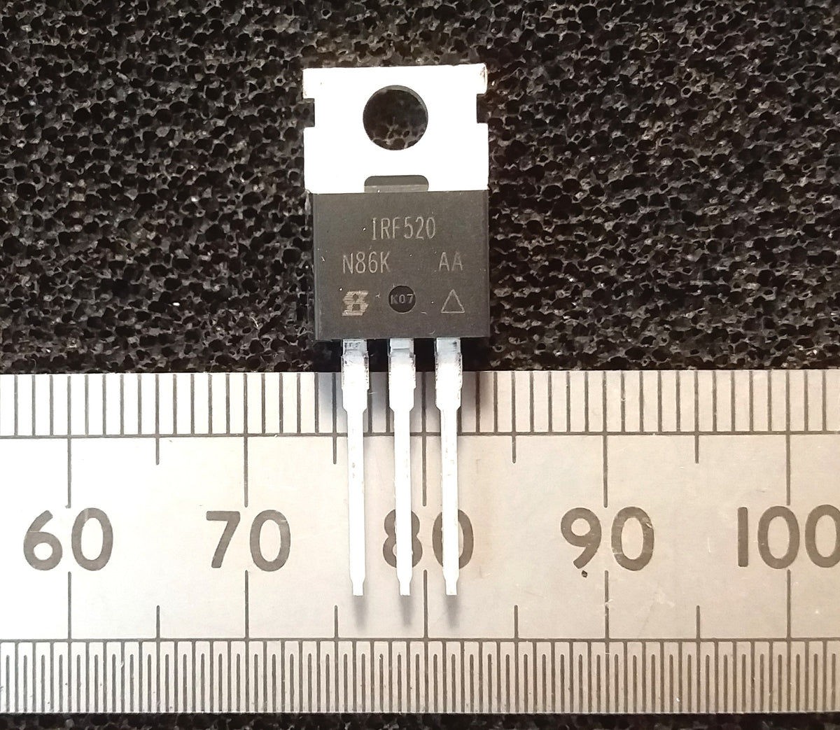 MOSFET Power Transistors From Vishay Siliconix TO-220