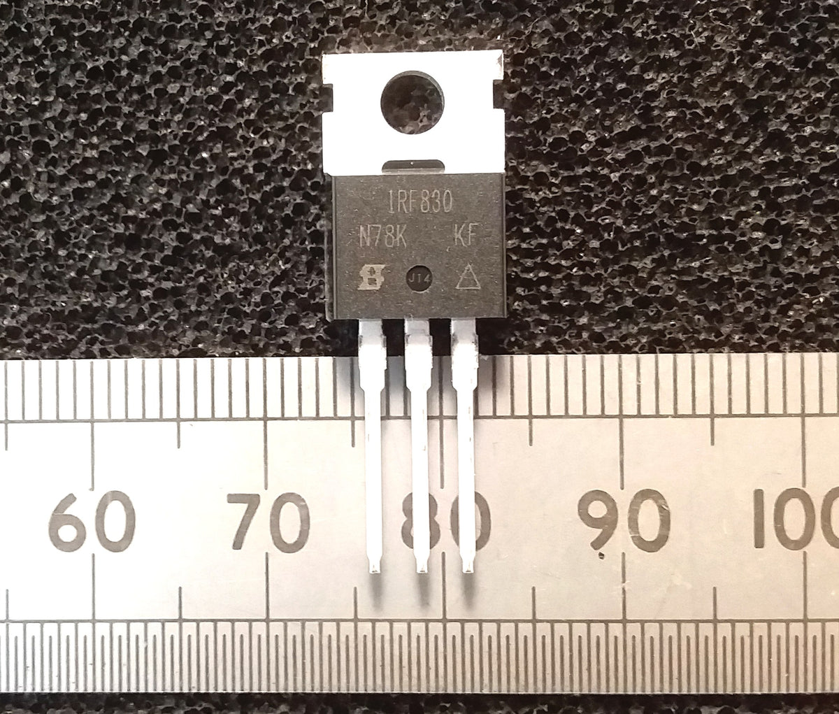 MOSFET Power Transistors From Vishay Siliconix TO-220