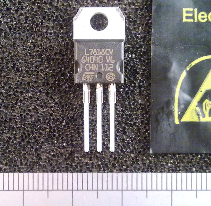Linear Voltage Regulator IC Three Terminal TO-220 Negative And Positive