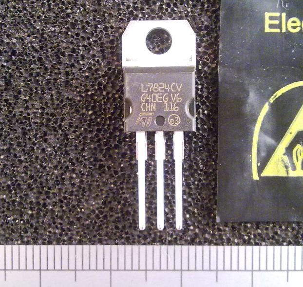 Linear Voltage Regulator IC Three Terminal TO-220 Negative And Positive