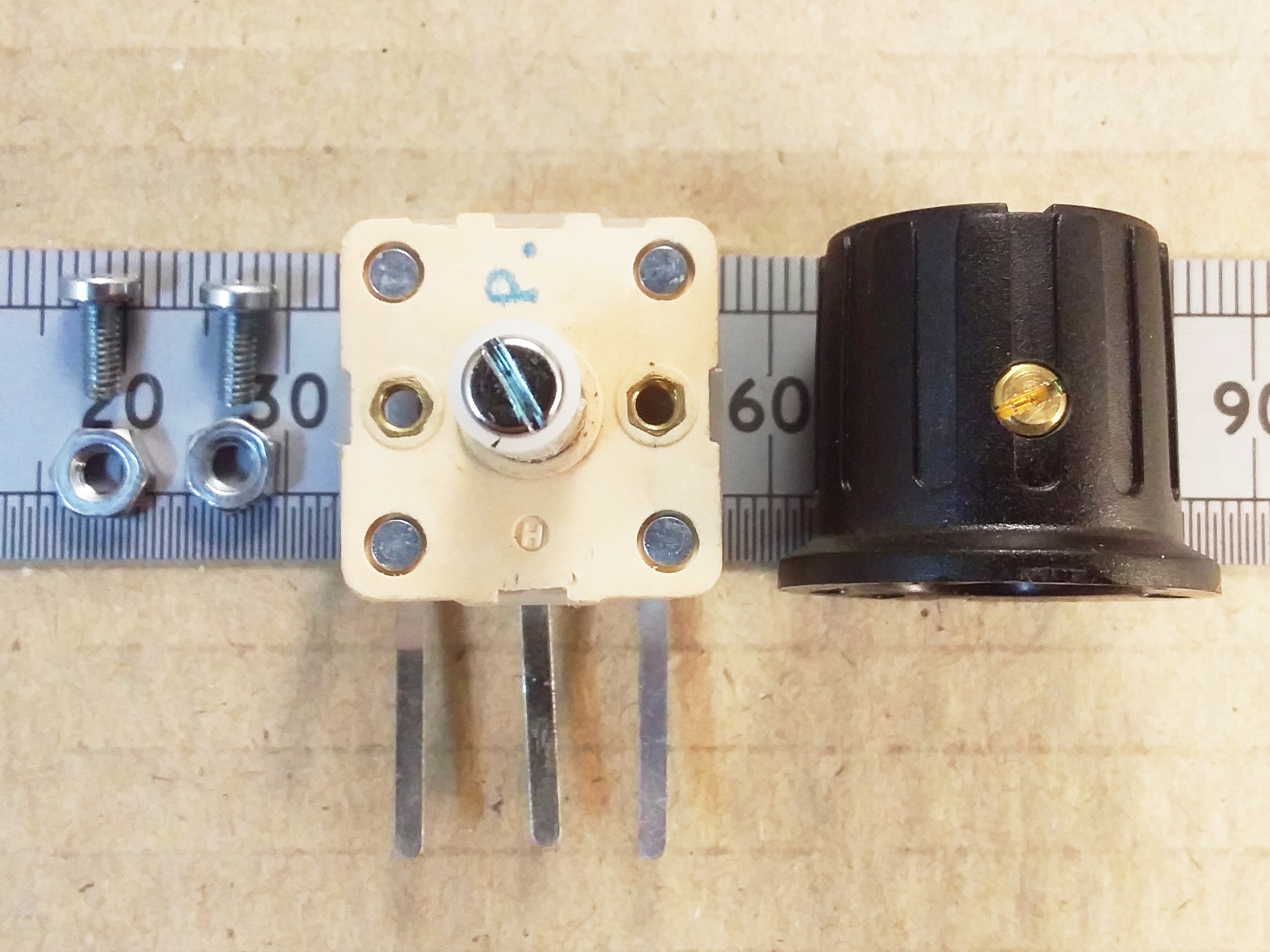 Variable Capacitor Dual Gang For AM Radio Projects Screws Control Knob 65pF 145pF