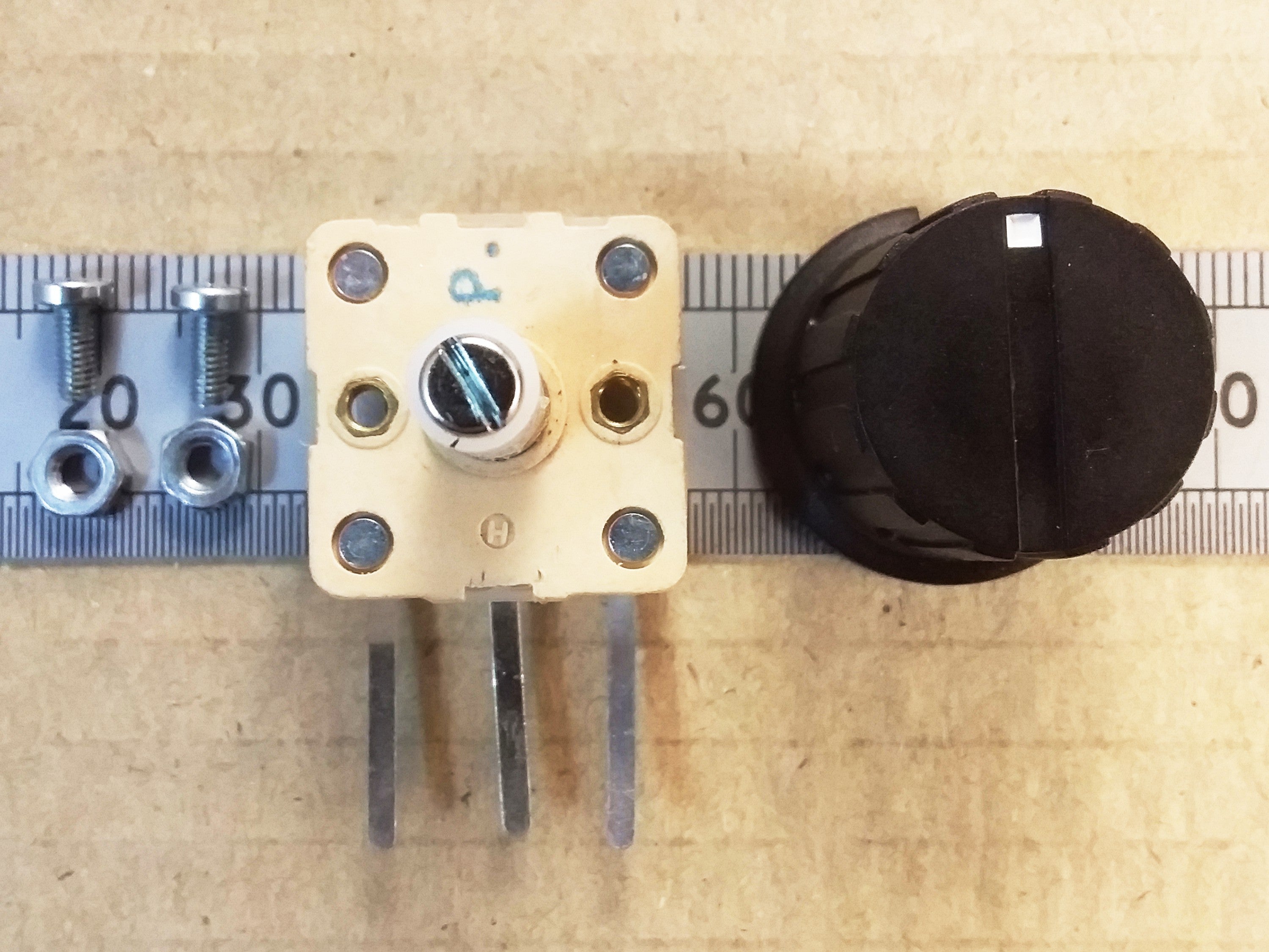 Variable Capacitor Dual Gang For AM Radio Projects Screws Control Knob 65pF 145pF