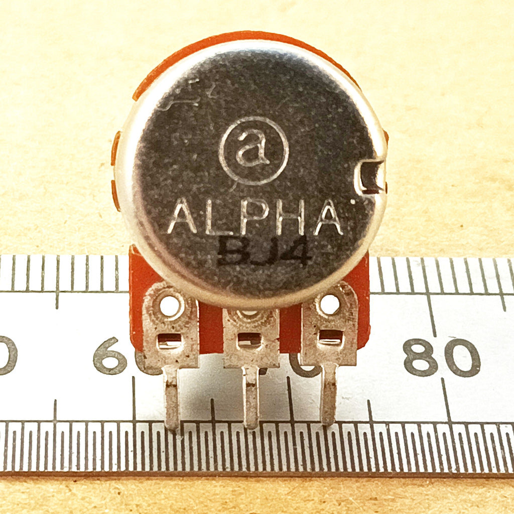 Linear Taper Potentiometer 6.3mm 0.25 Round Shaft 16mm B RSP63