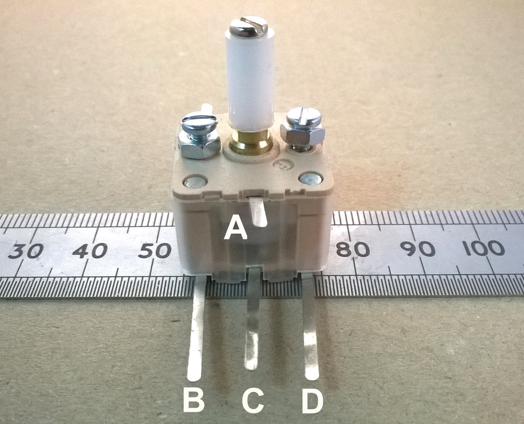 Variable Capacitor 4 Gang AM FM 266pF 20pF X2 Knob Screws 500pF Total