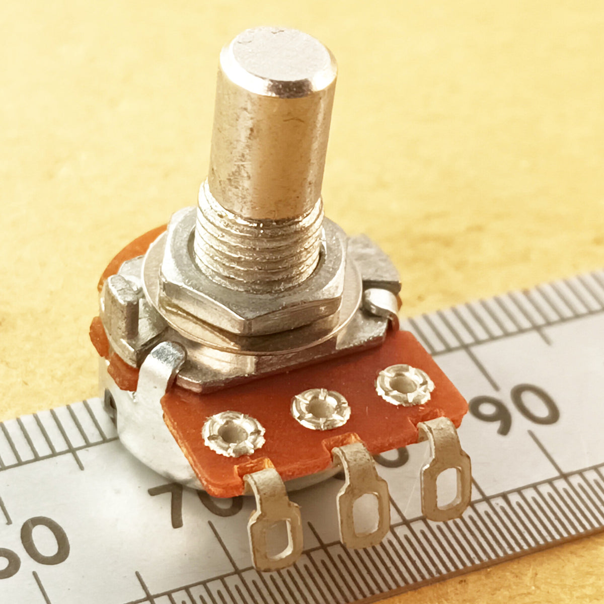 Potentiometer 6mm Round Shaft Reverse Log Solder Lug C RSL60