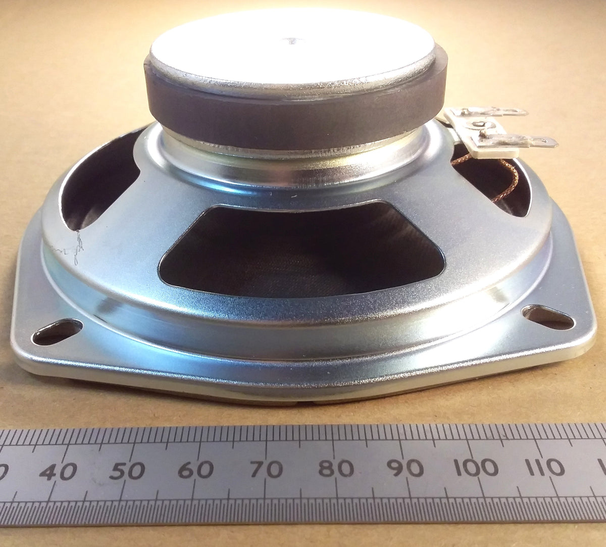 Round Loudspeaker 4 Watt 8 Ohm 120 x 120mm Replacement Car Radio Speaker